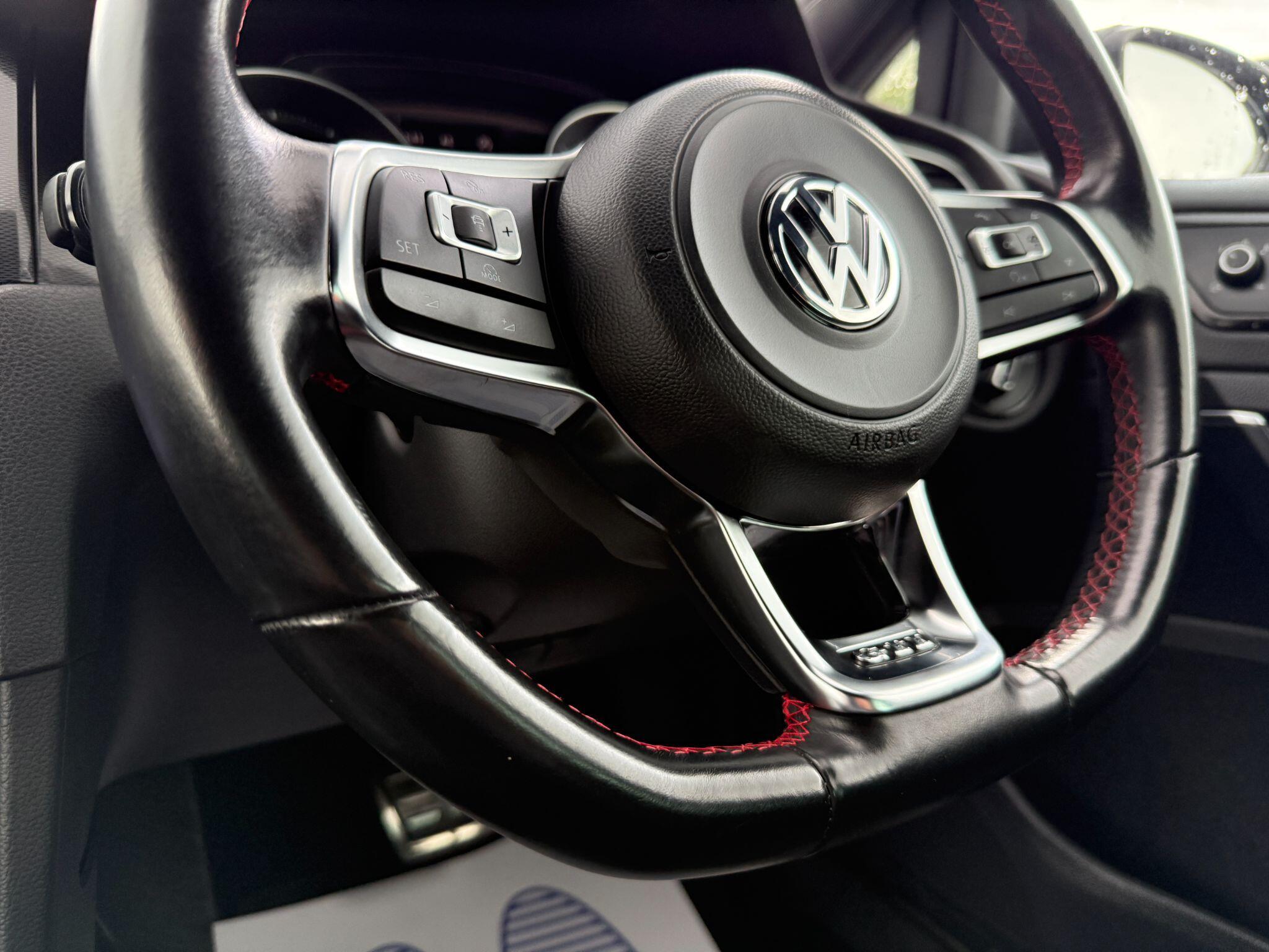 Volkswagen Golf - Image 37