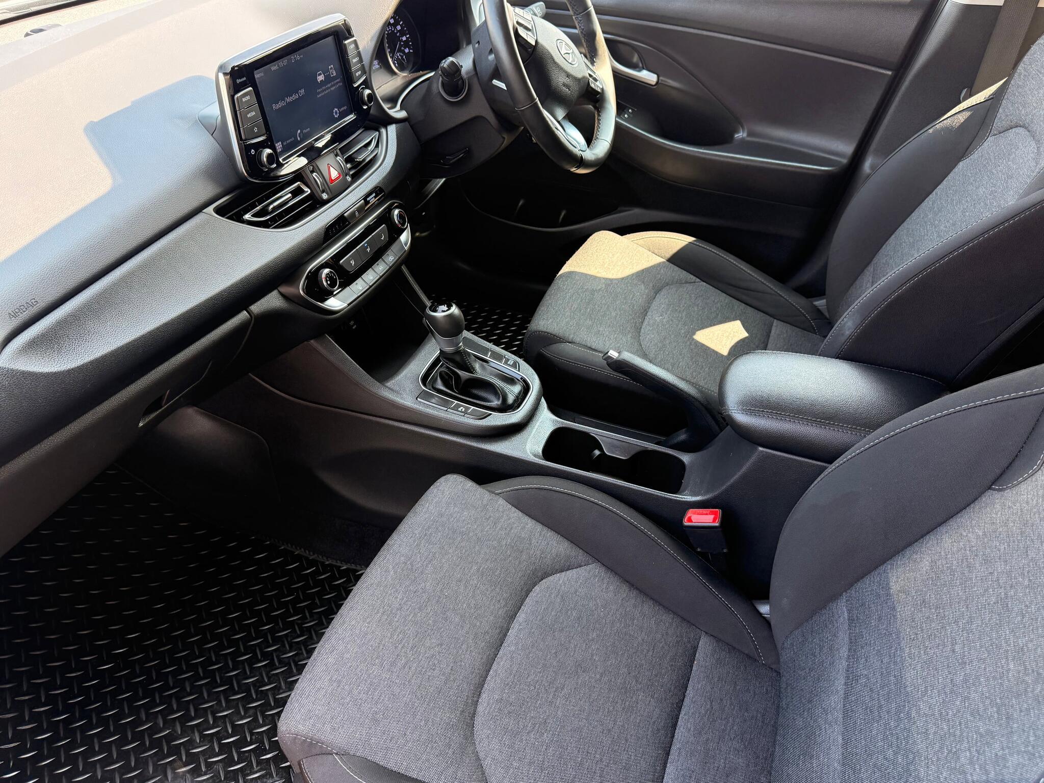 Hyundai i30 - Image 17