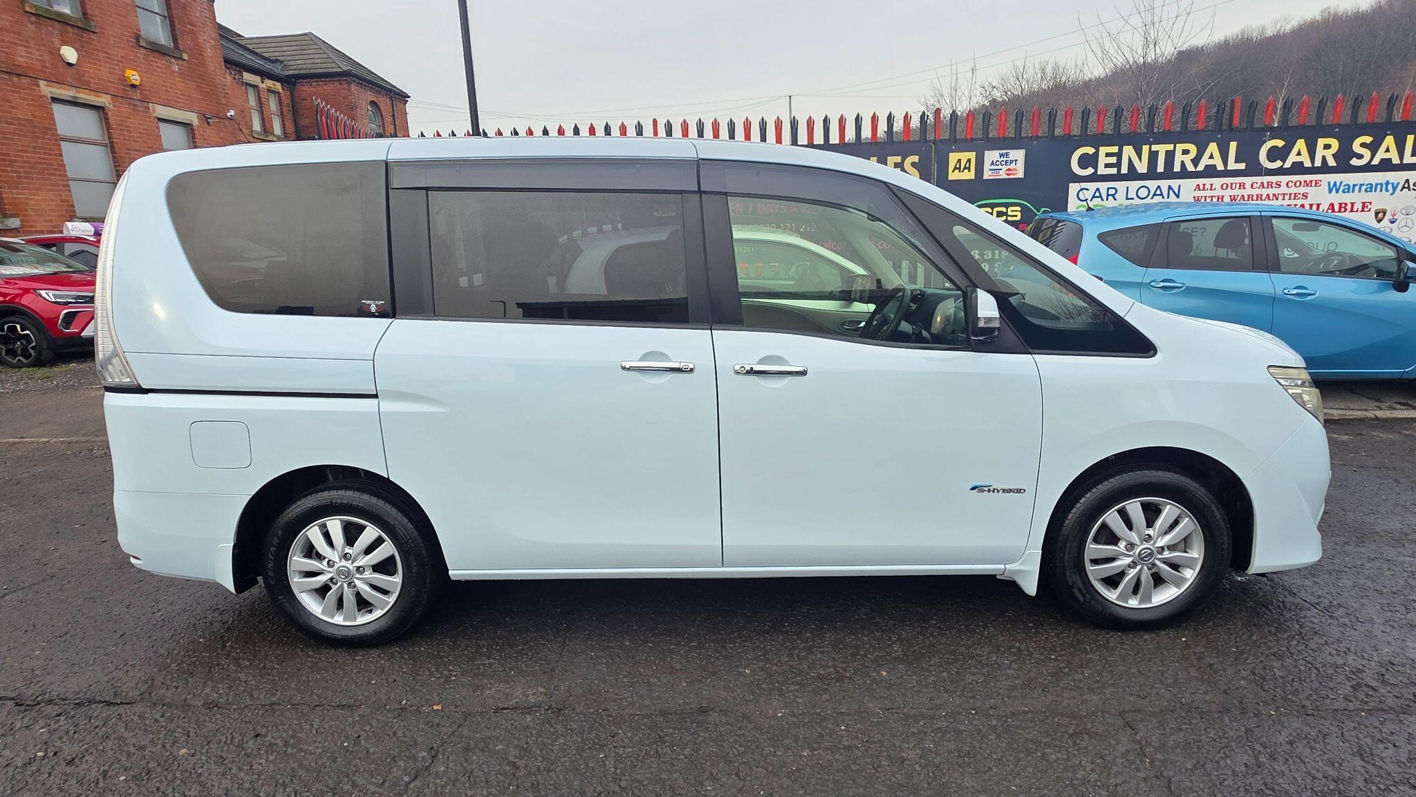 Nissan Serena - Image 5