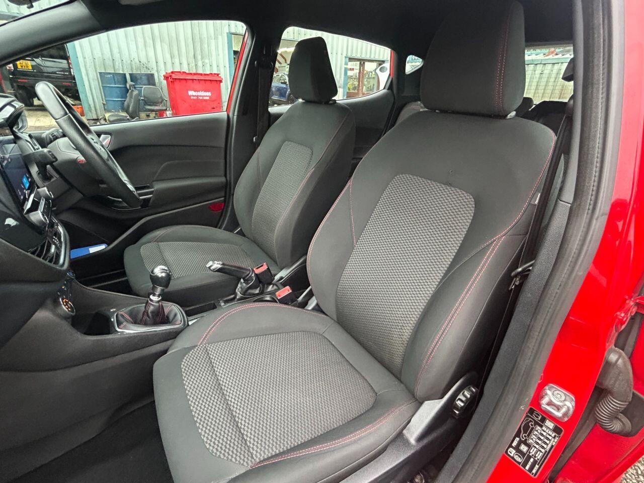 Ford Fiesta - Image 18