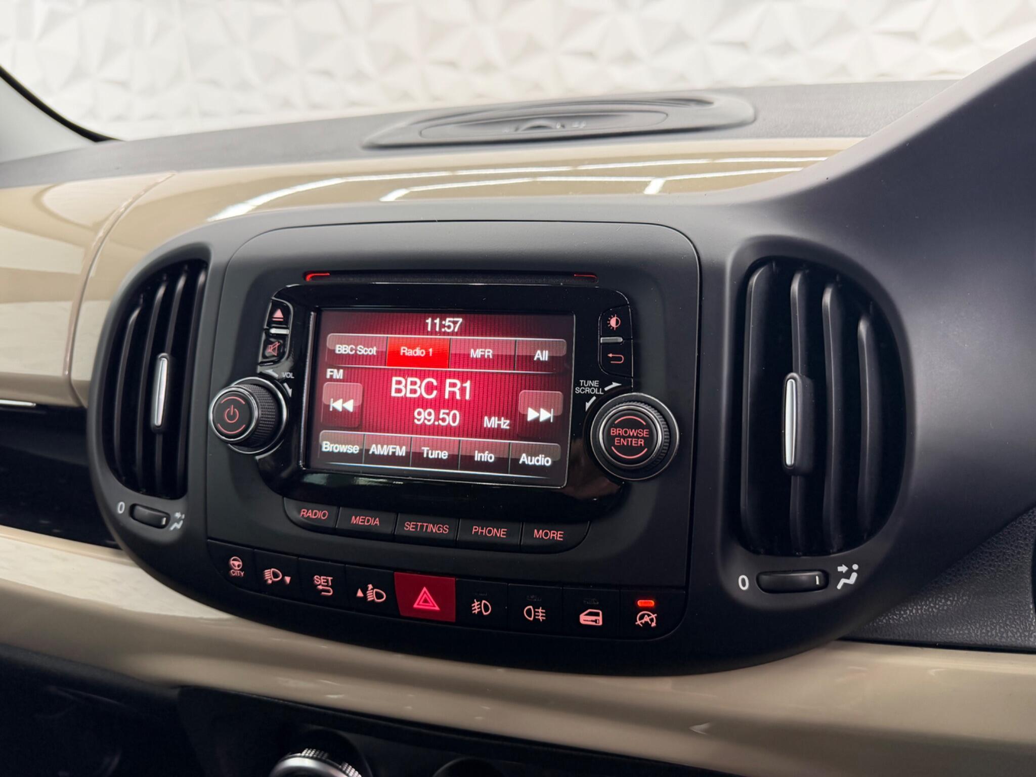 Fiat 500L - Image 22