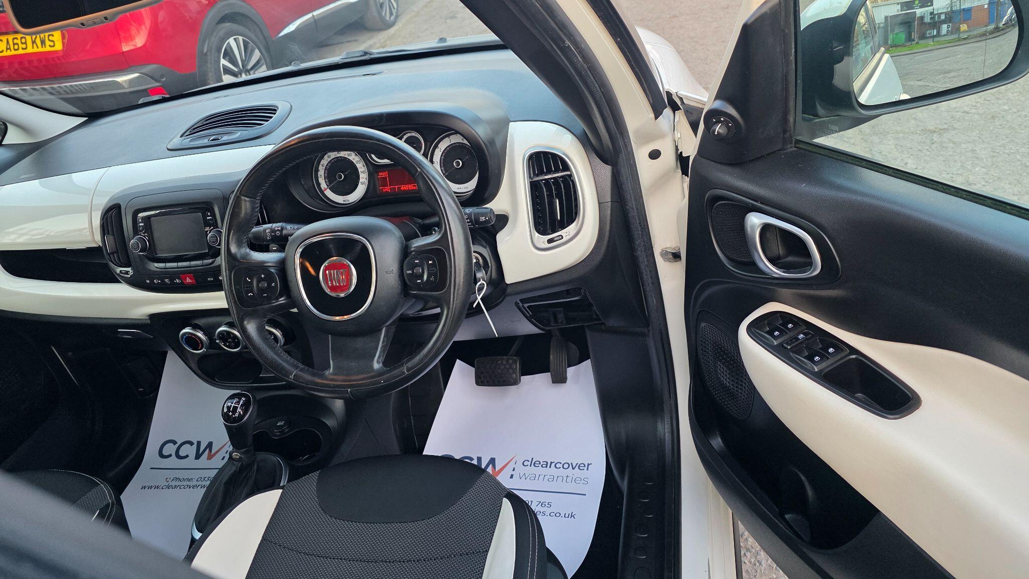 Fiat 500L - Image 21