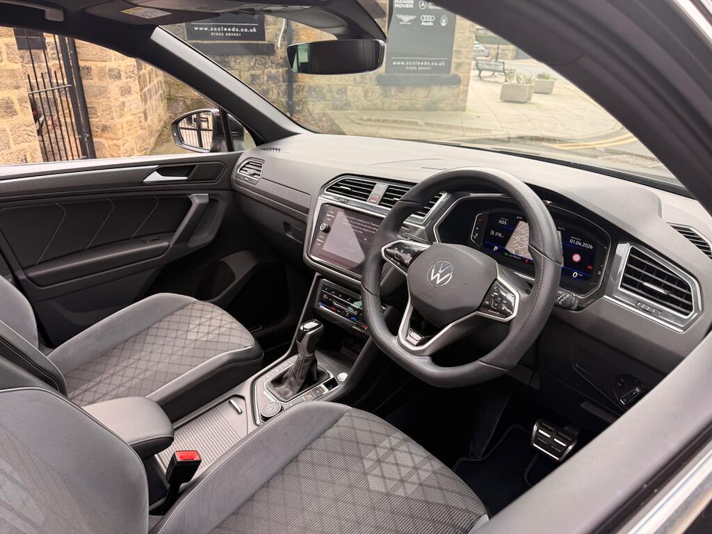 Volkswagen Tiguan - Image 34