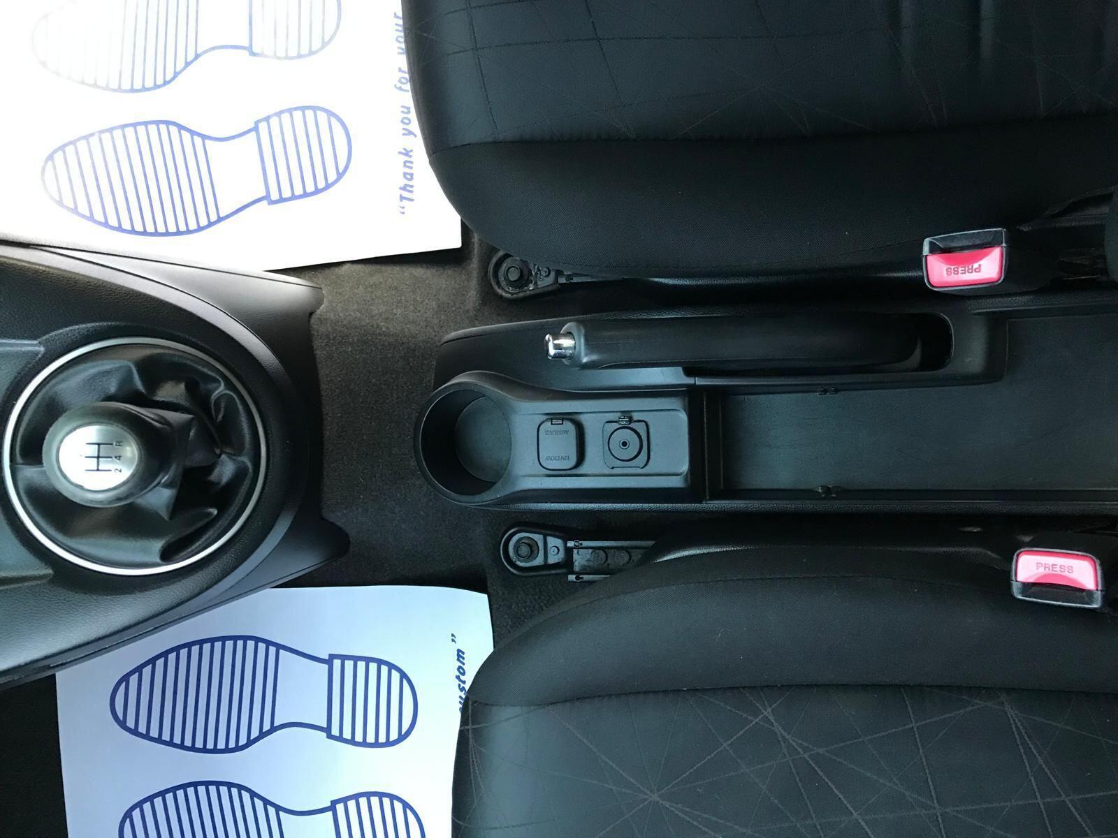 Mazda MAZDA2 - Image 14