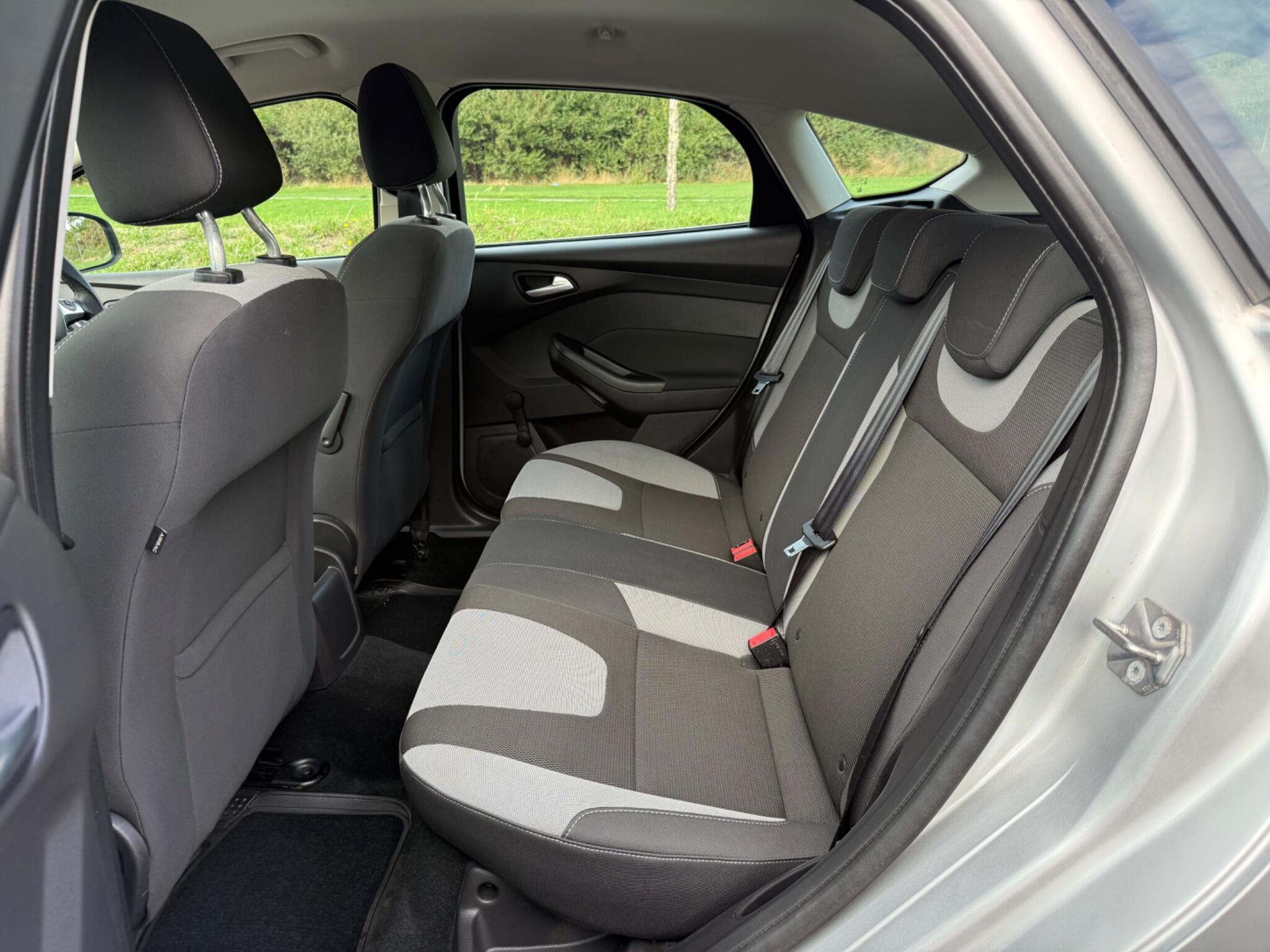 Ford Focus - Image 12