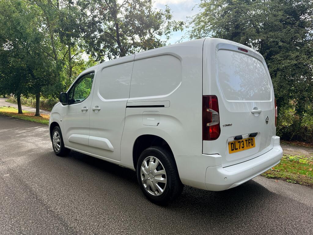 Vauxhall Combo - Image 8
