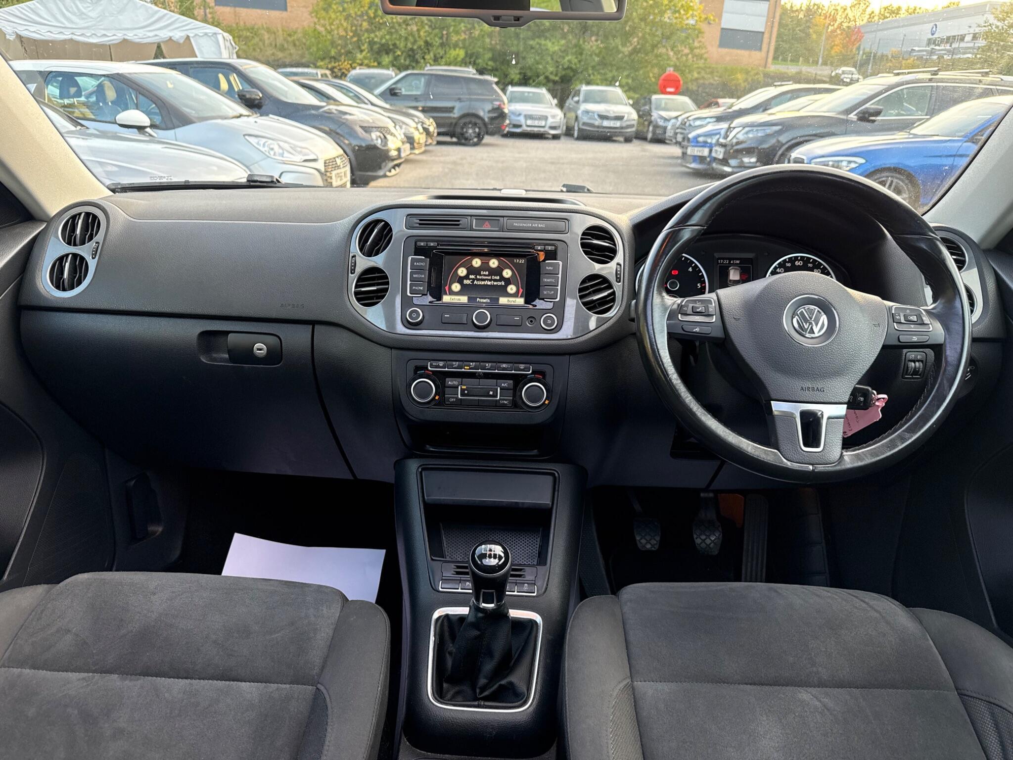 Volkswagen Tiguan - Image 47