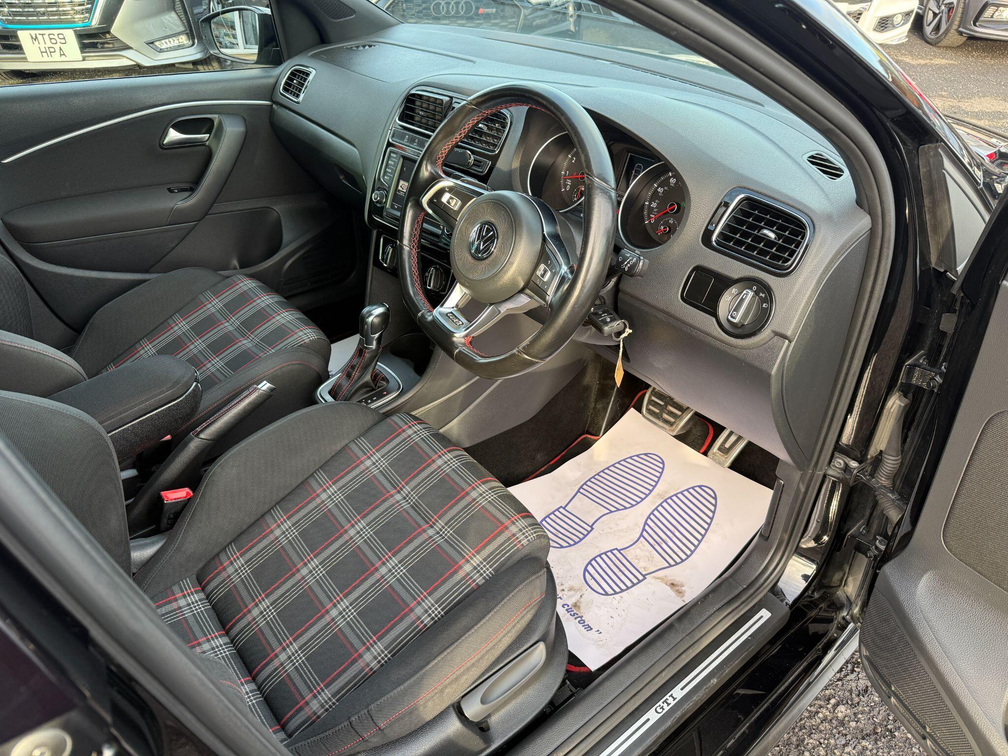 Volkswagen Polo - Image 23