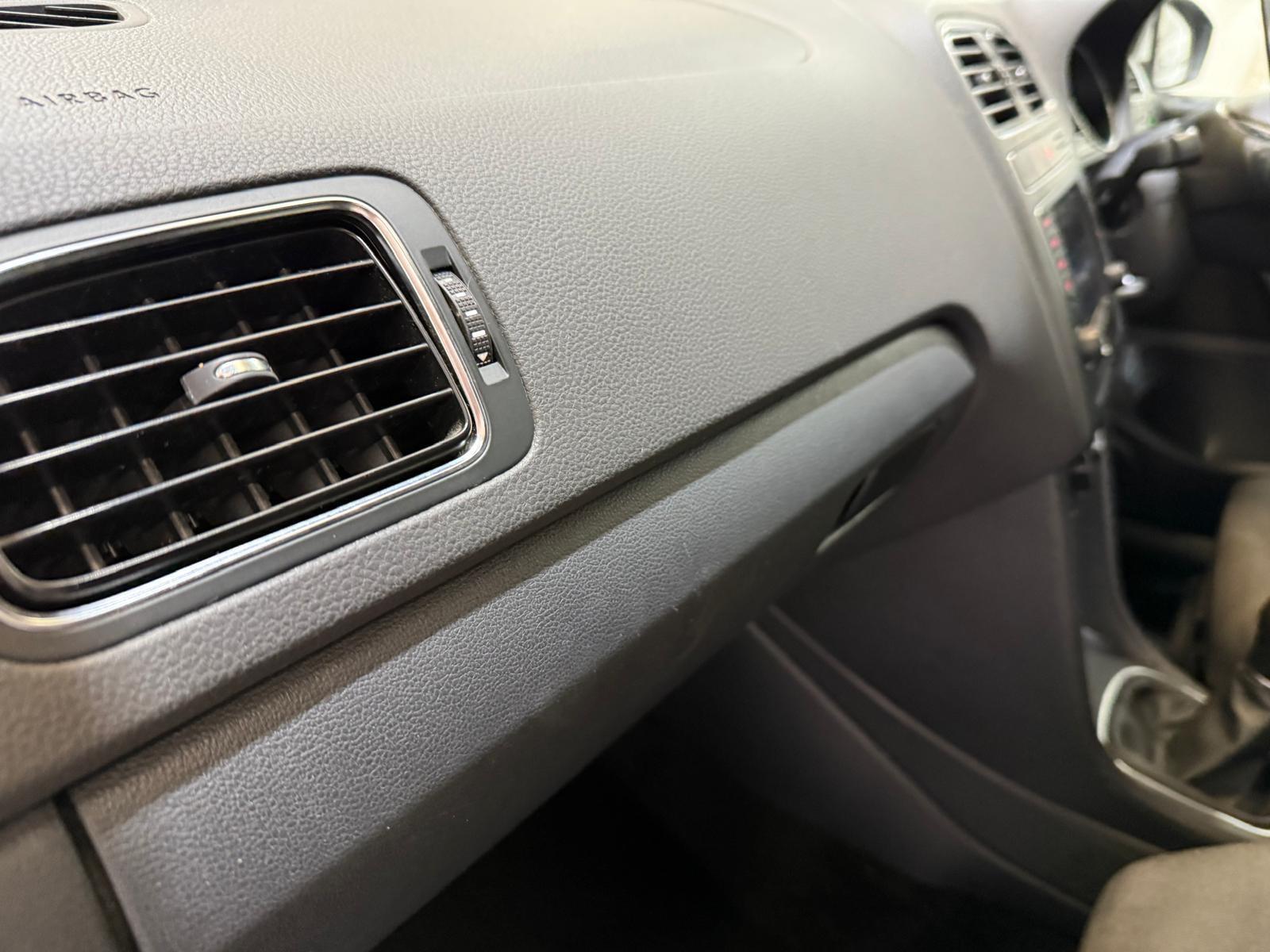 Volkswagen Polo - Image 31