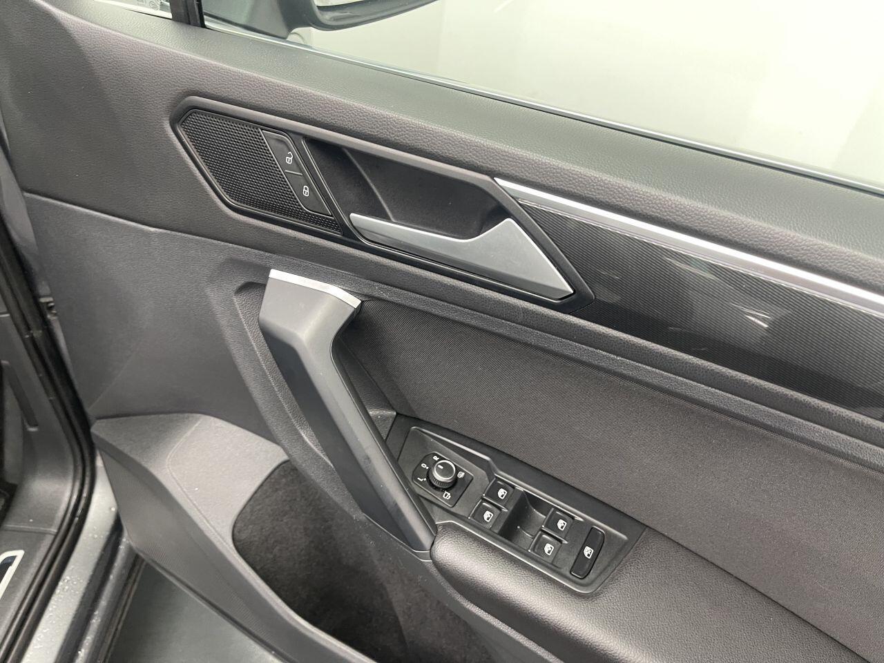 Volkswagen Tiguan - Image 20