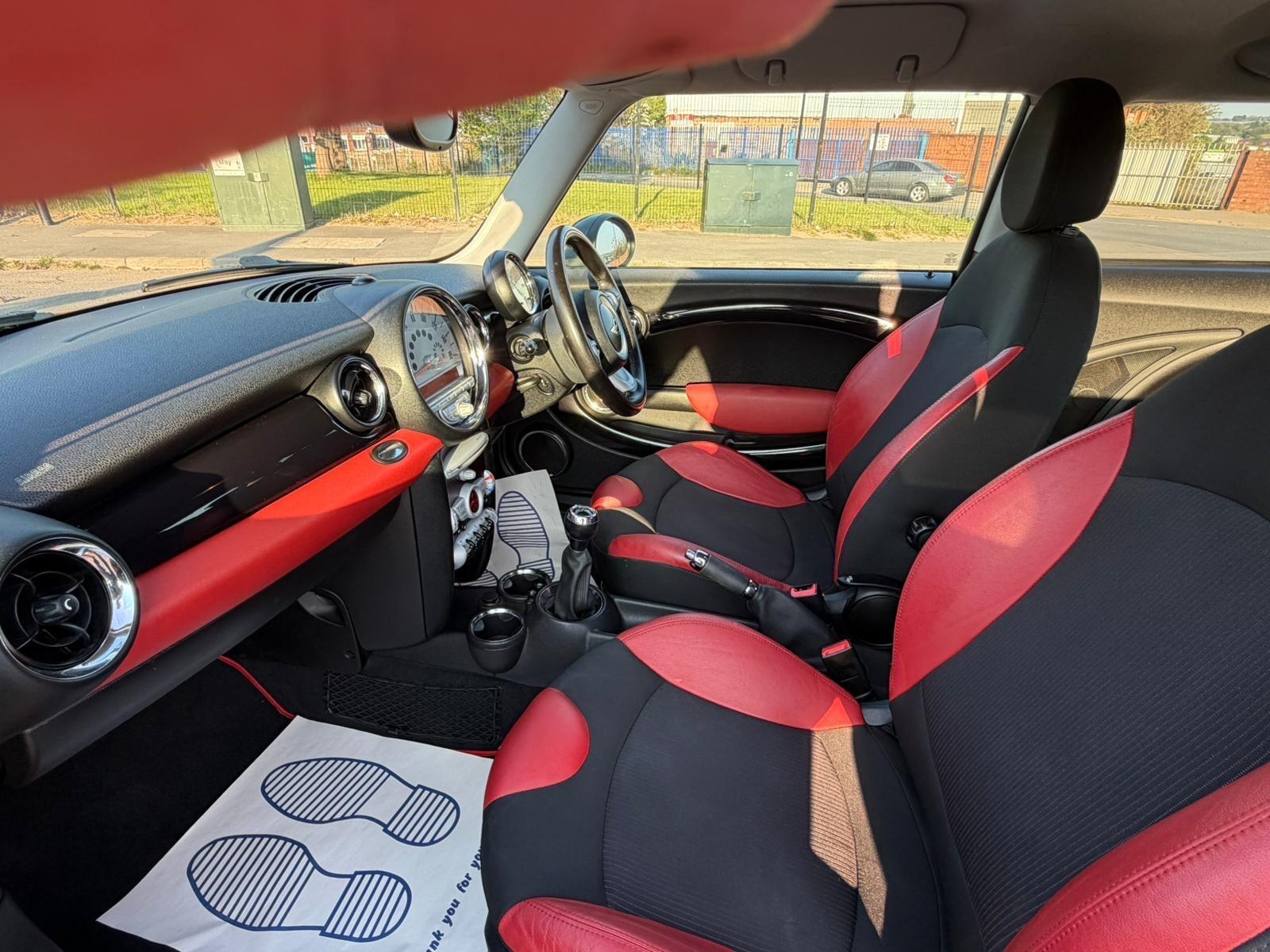 MINI Hatch - Image 31