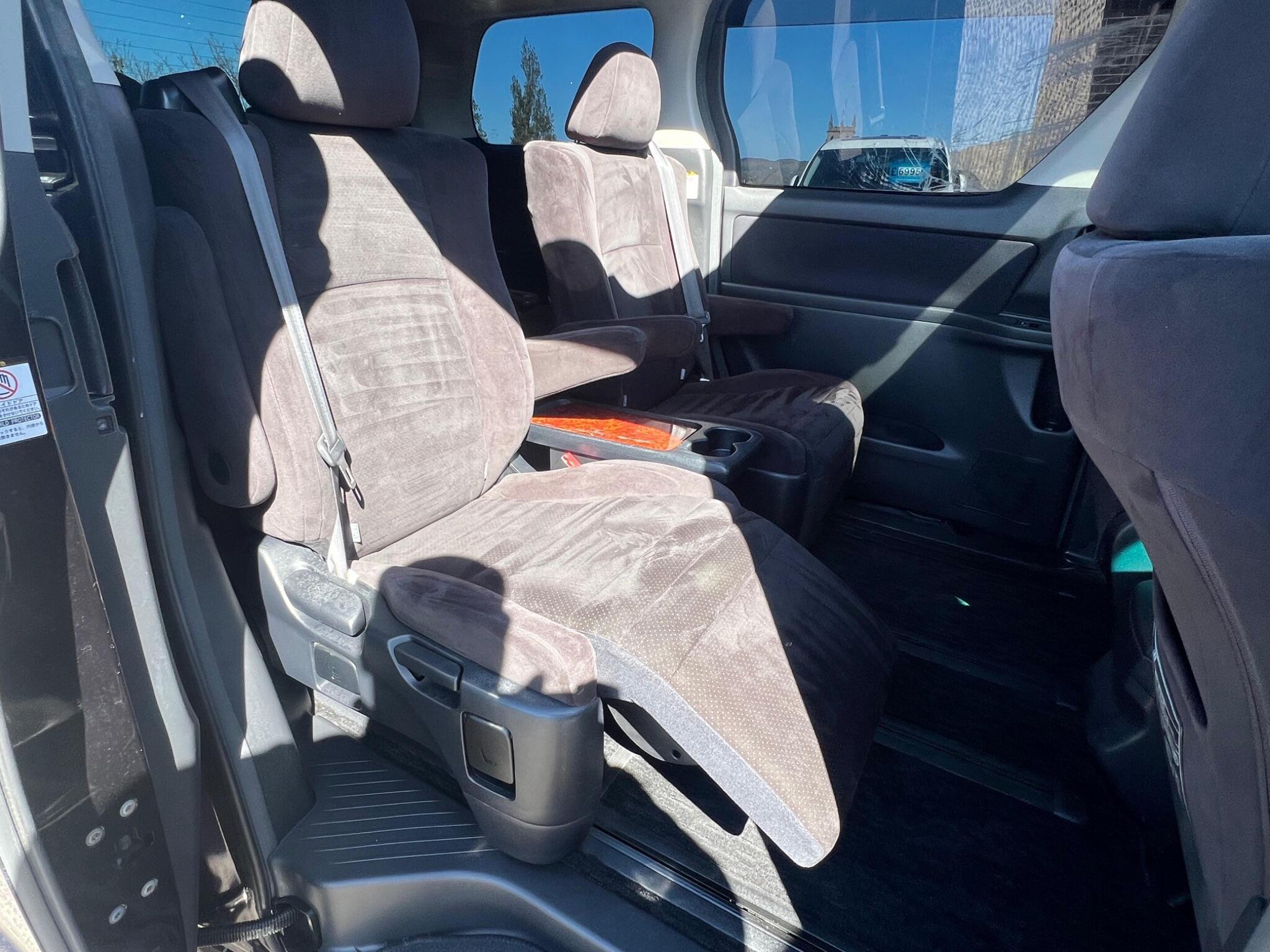 Toyota Vellfire - Image 14