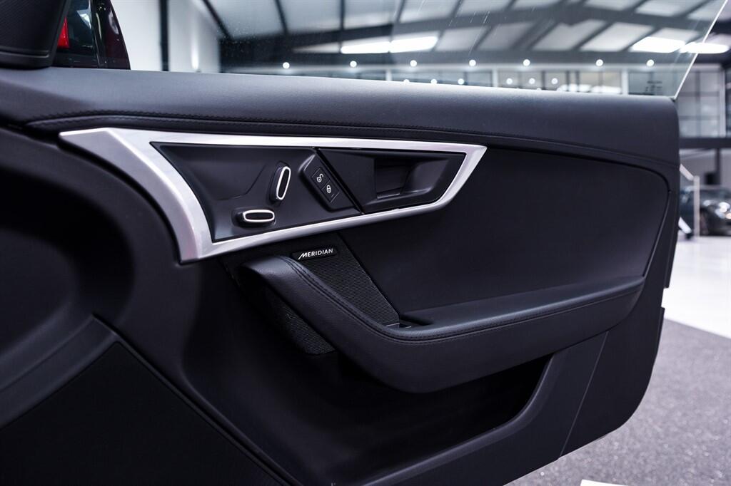 Jaguar F-Type - Image 36