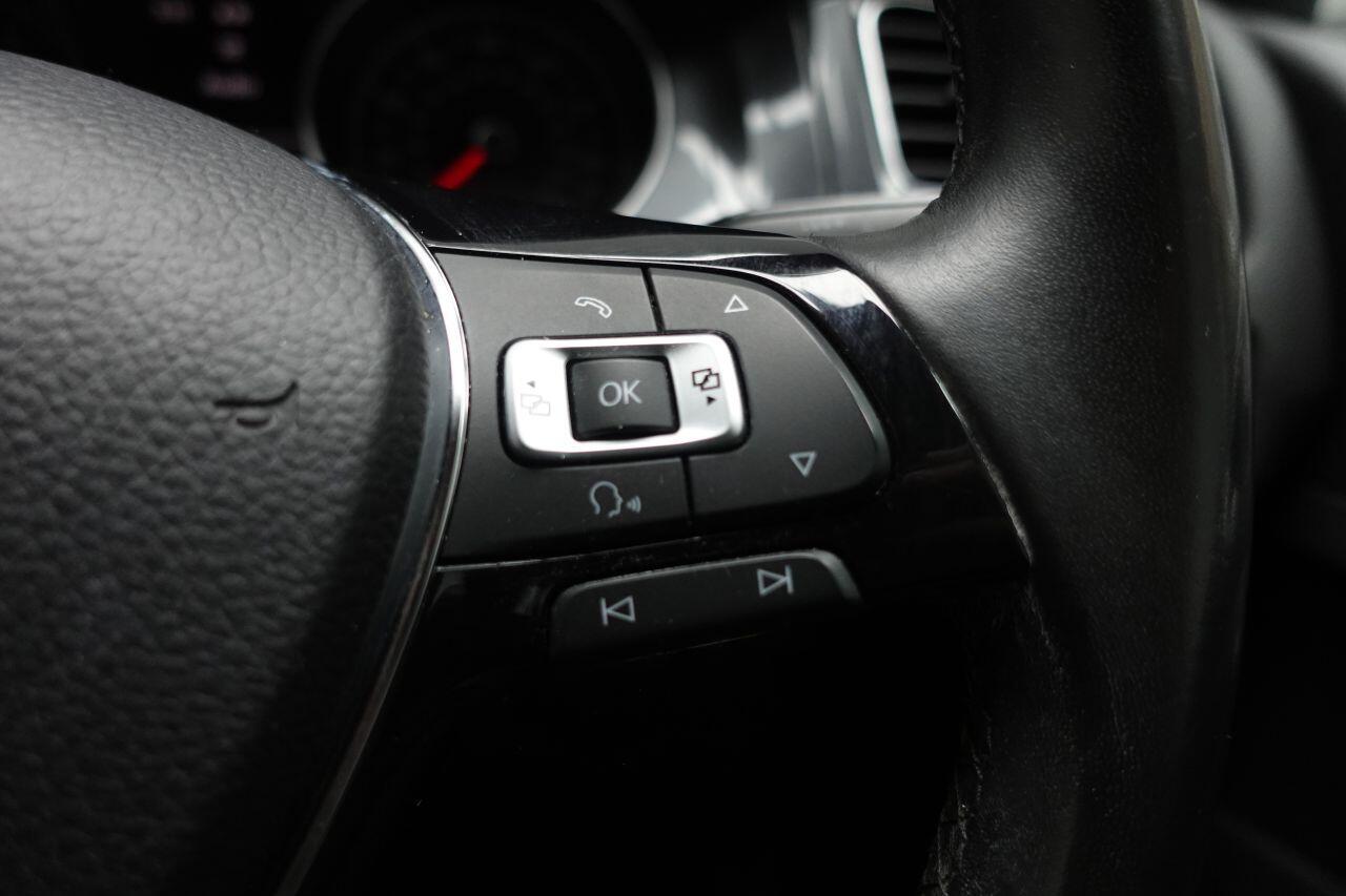 Volkswagen Golf - Image 35