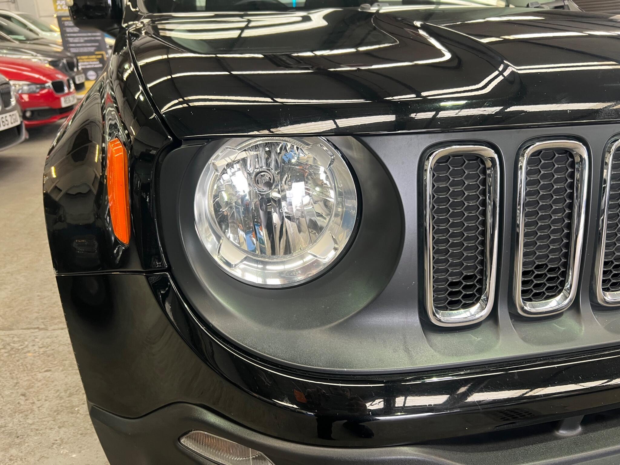 Jeep Renegade - Image 30