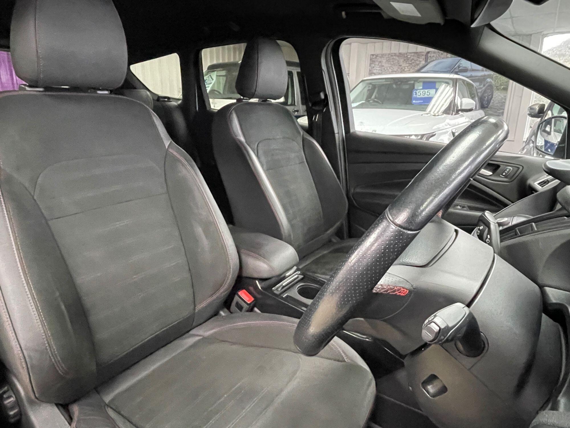 Ford Kuga - Image 26