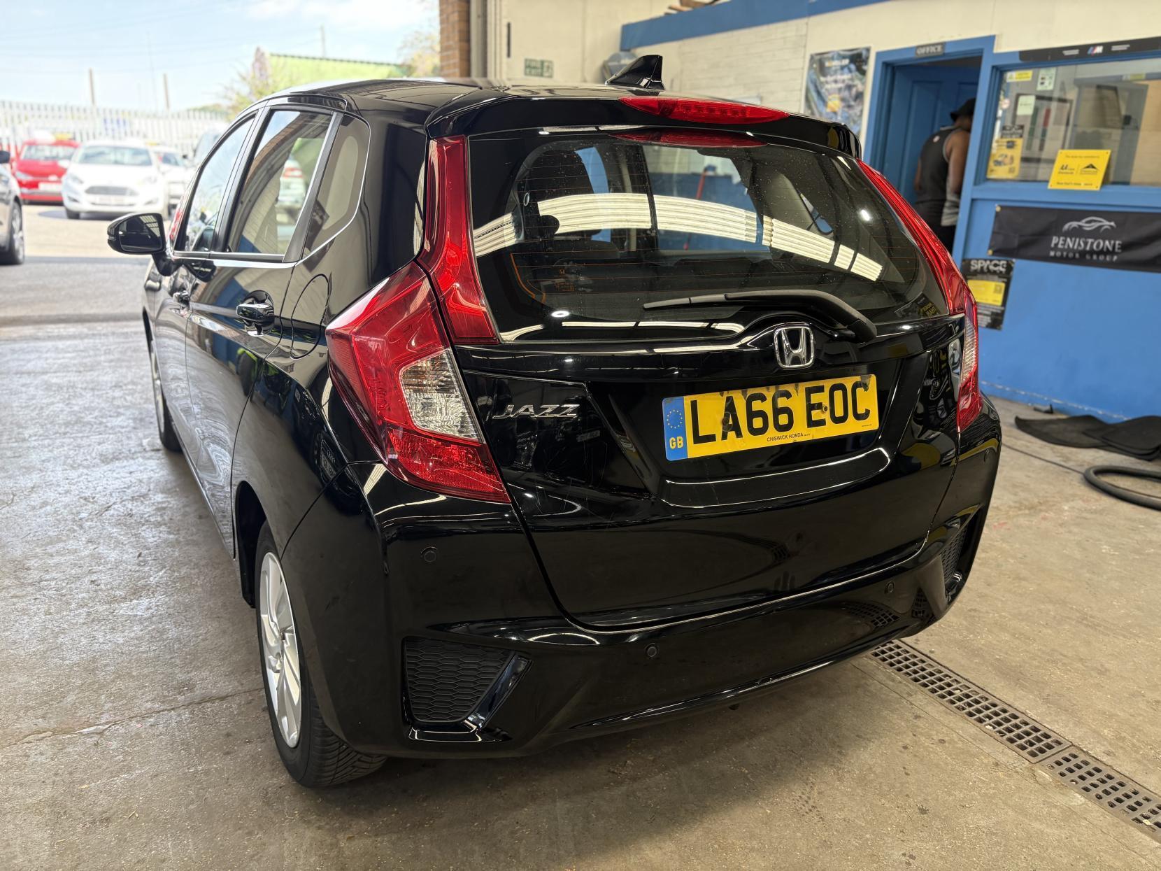 Honda Jazz - Image 7