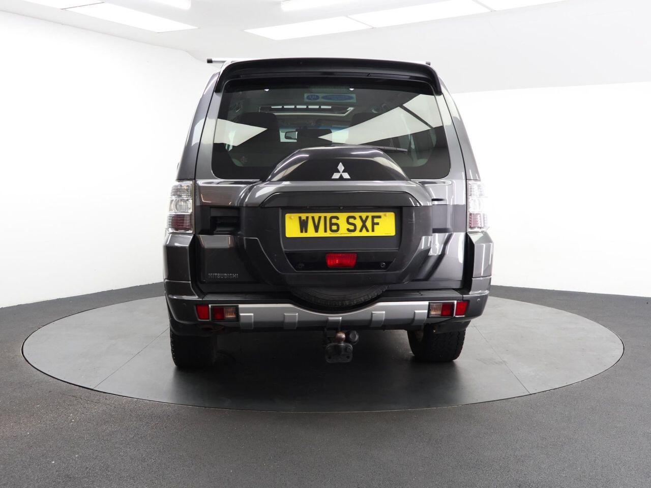 Mitsubishi Shogun - Image 8
