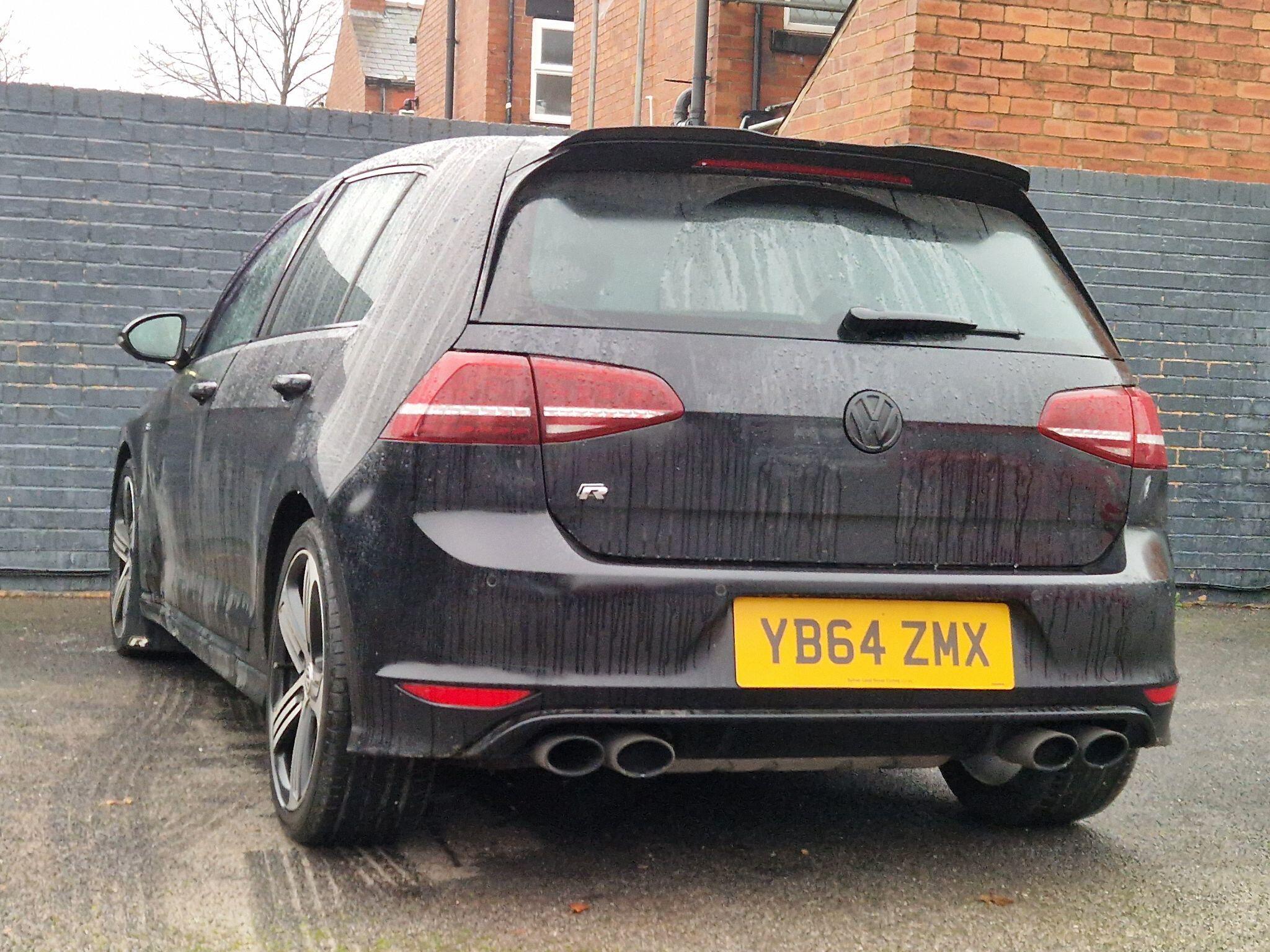 Volkswagen Golf - Image 20