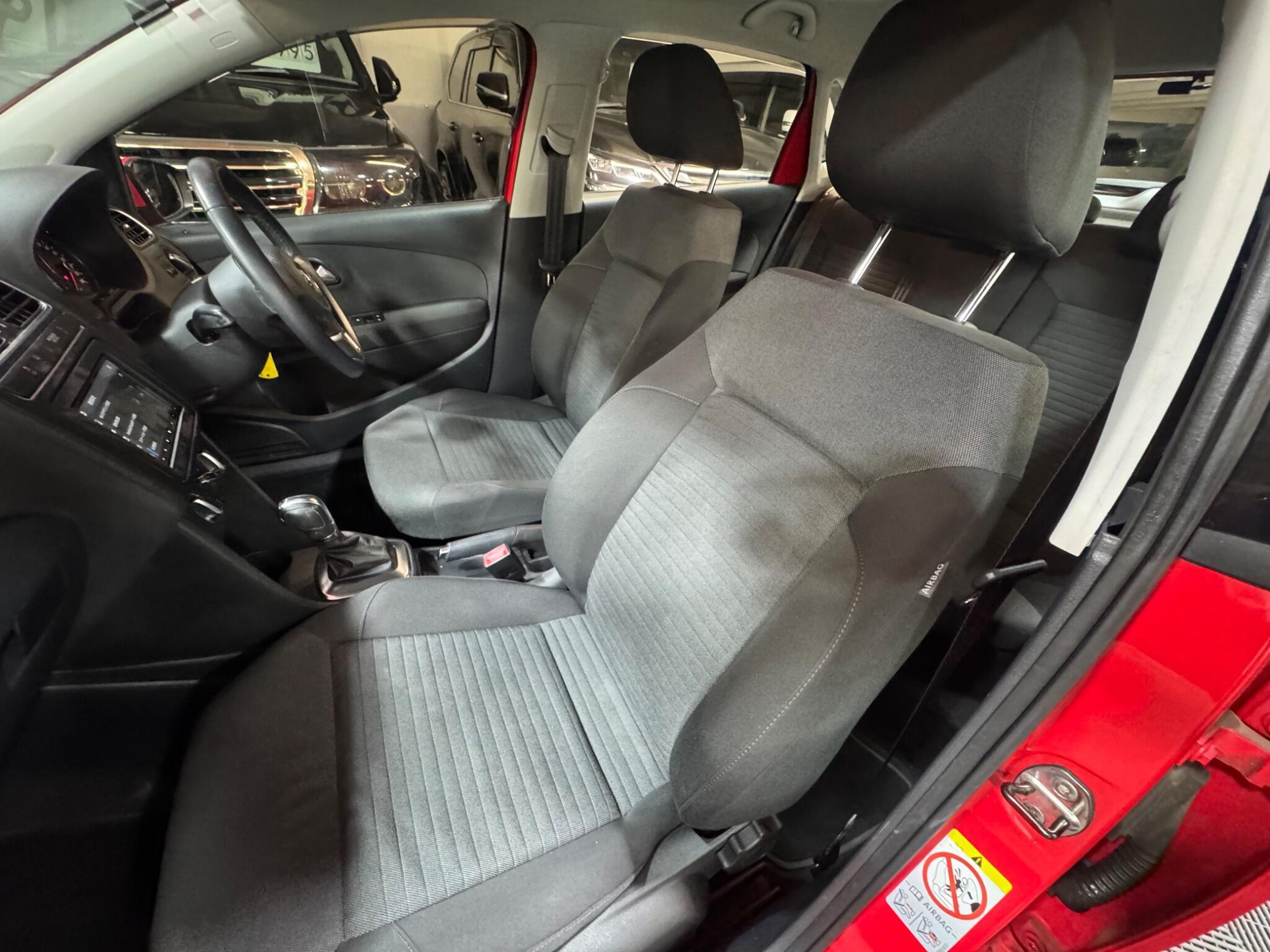 Volkswagen Polo - Image 10