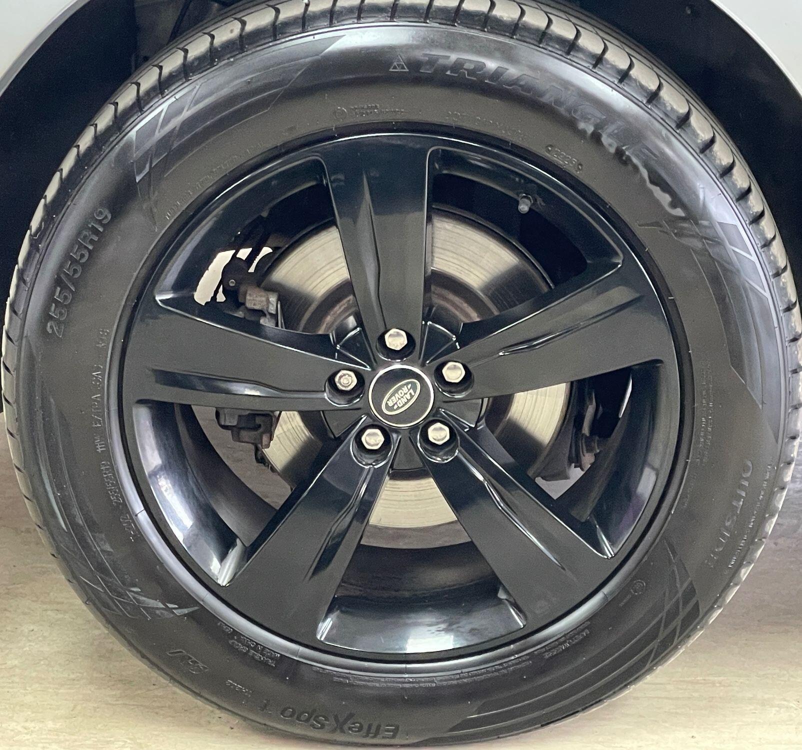 Land Rover Range Rover Velar - Image 16