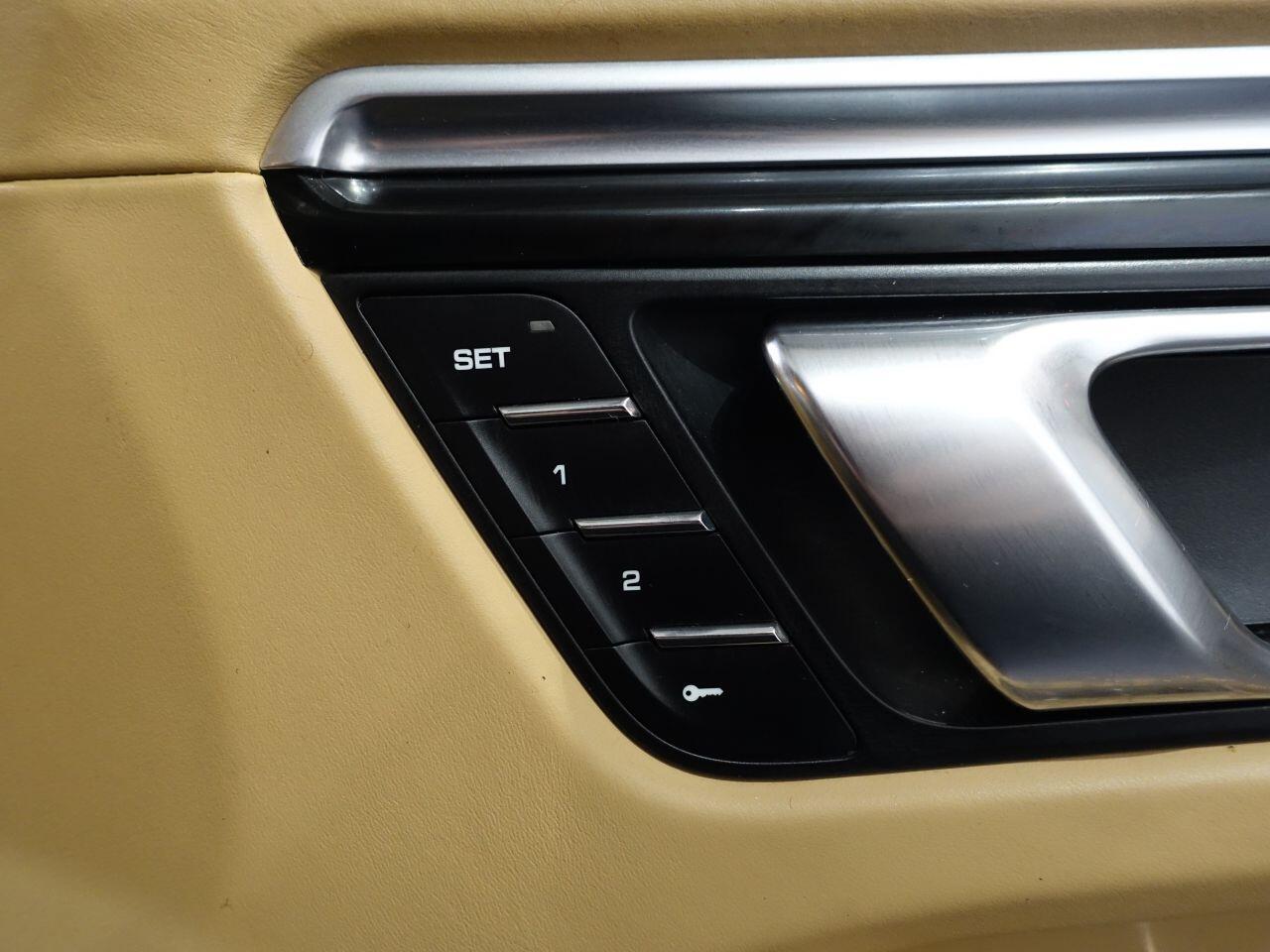 Porsche Macan - Image 34