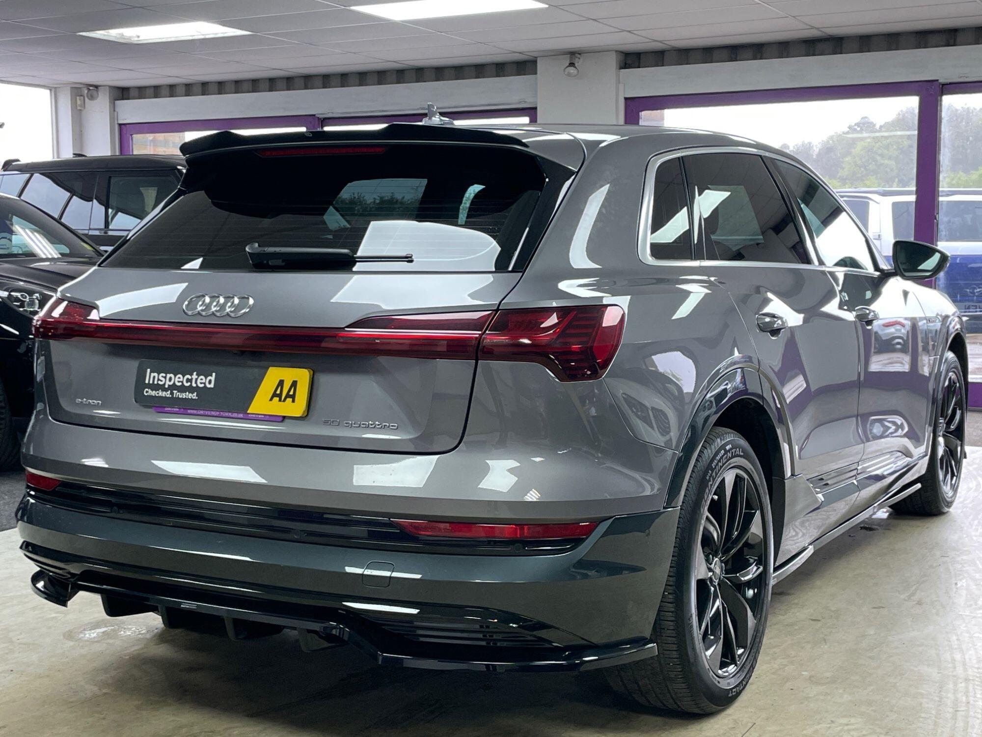 Audi E-Tron - Image 11