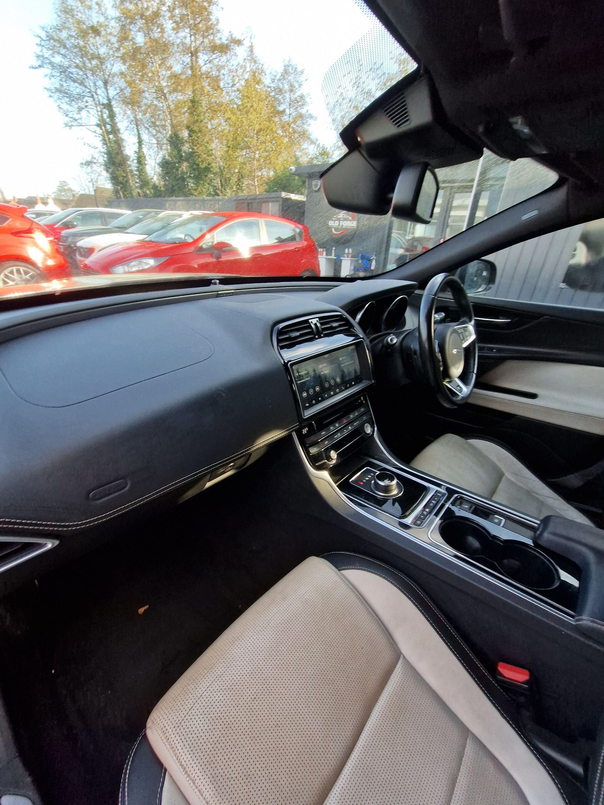 Jaguar XE - Image 36