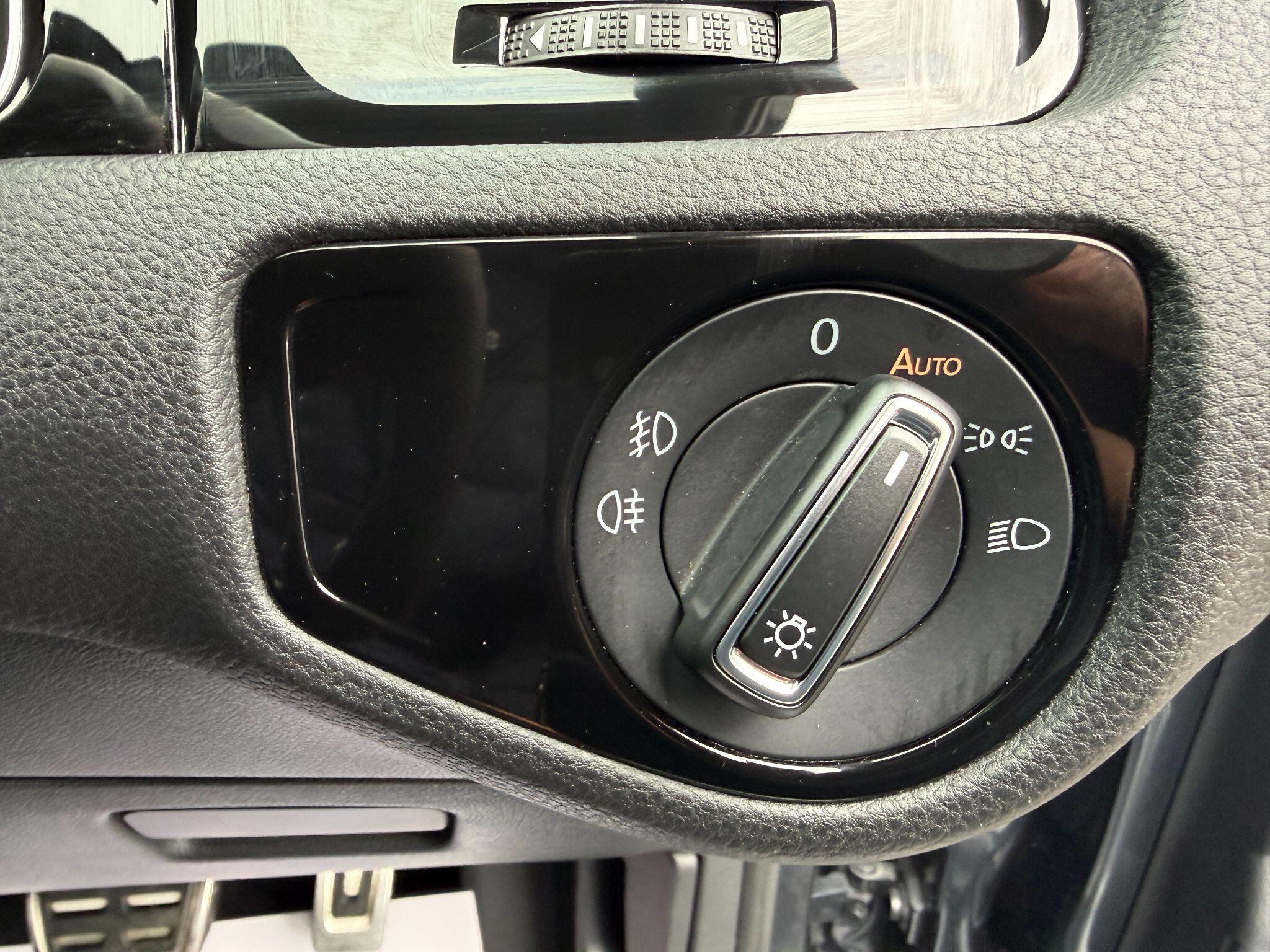 Volkswagen Golf - Image 63