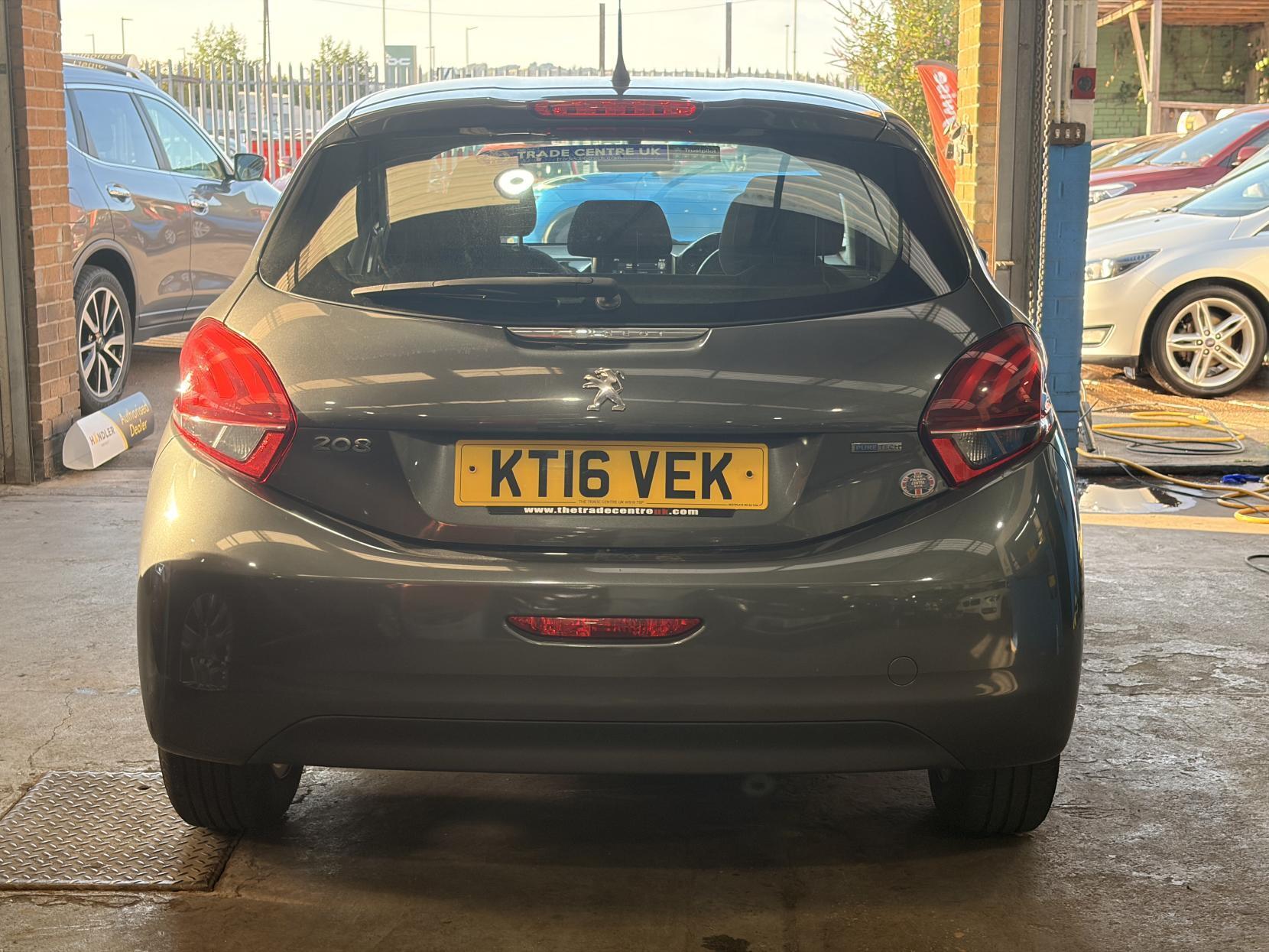 Peugeot 208 - Image 7