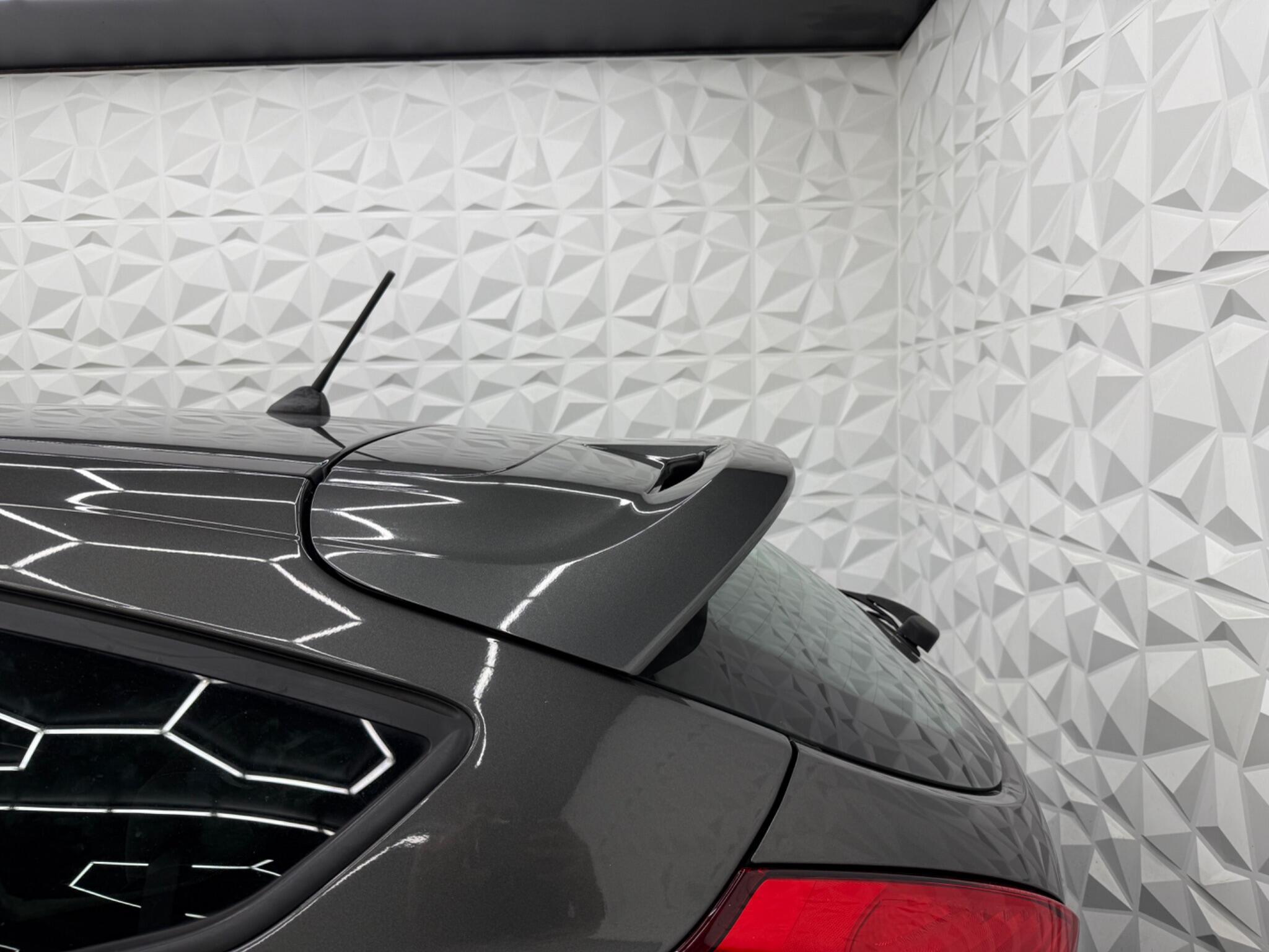 Ford Focus - Image 51
