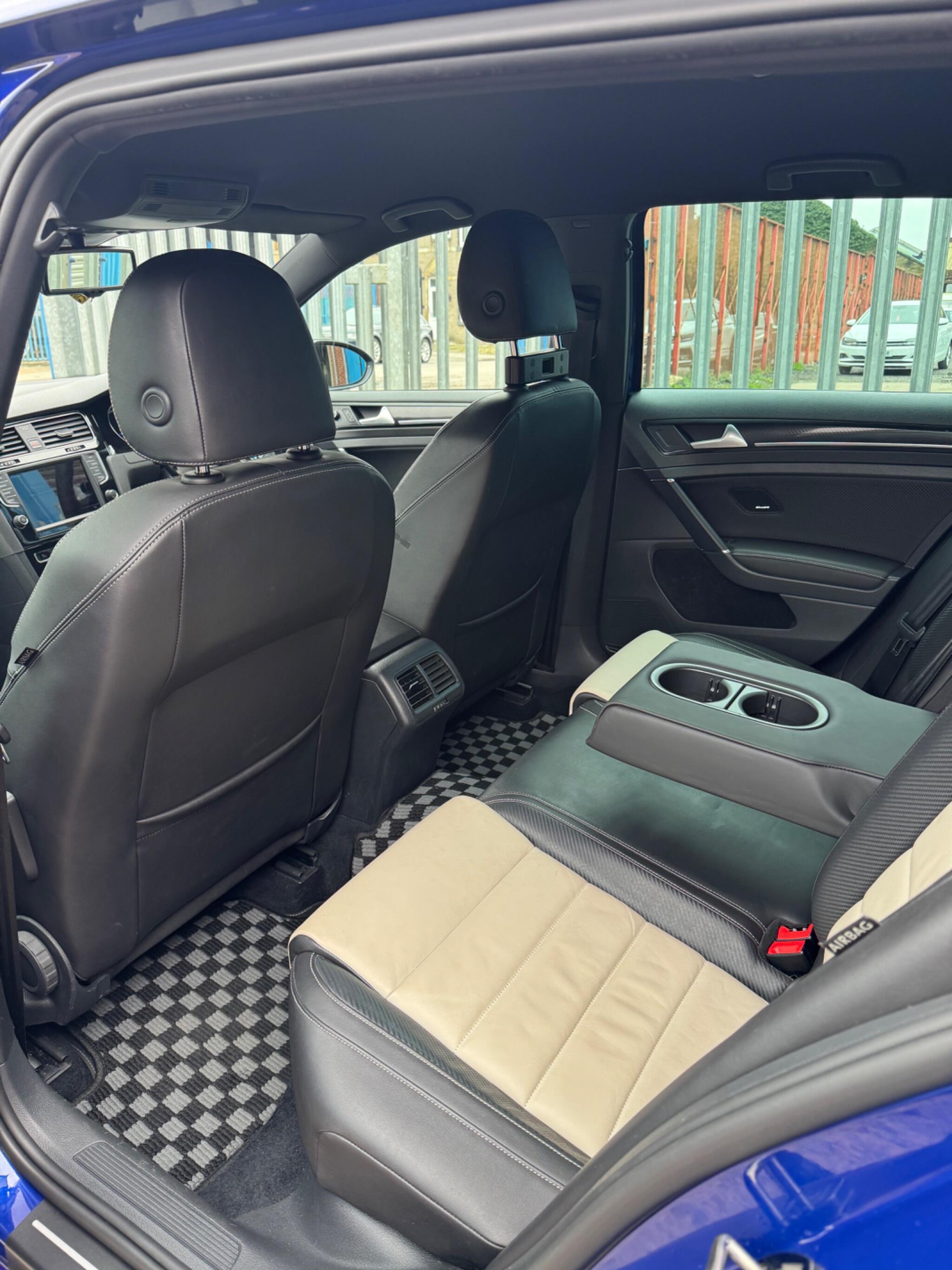 Volkswagen Golf - Image 33