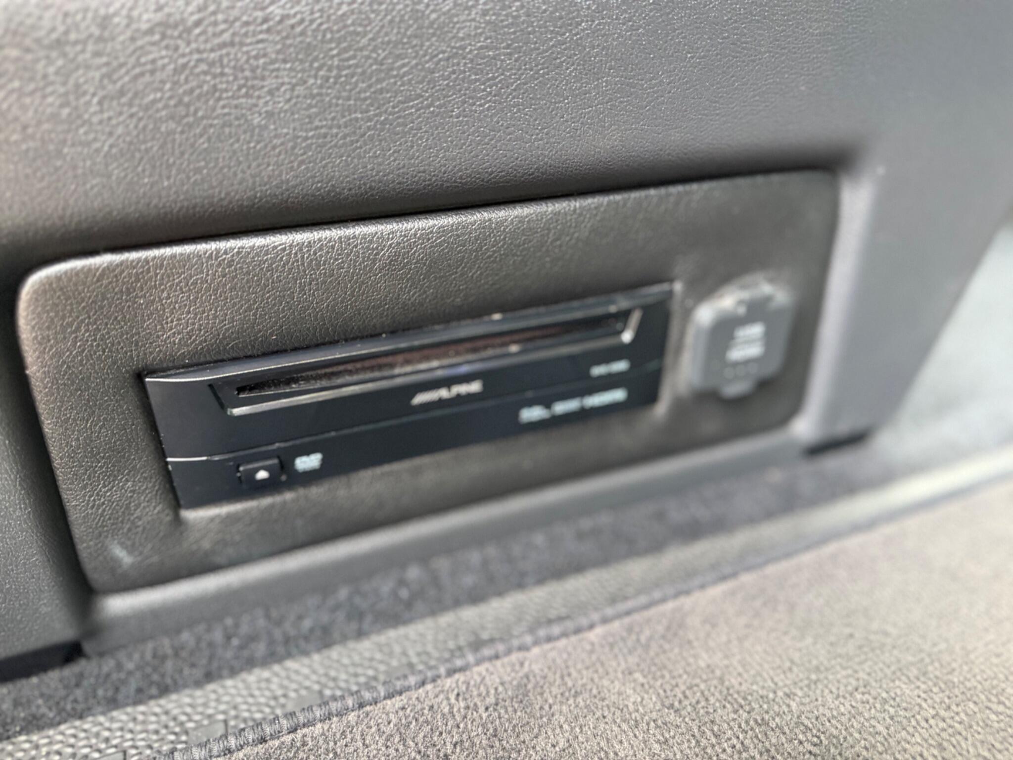 Volkswagen Transporter - Image 12