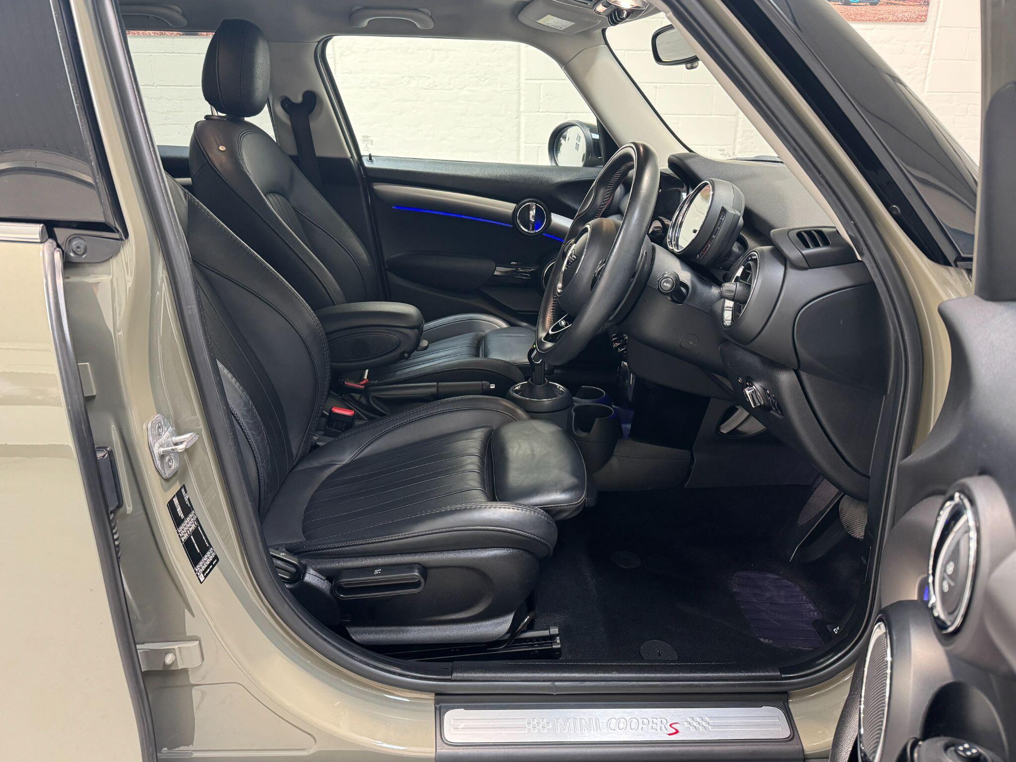 MINI Hatch - Image 18