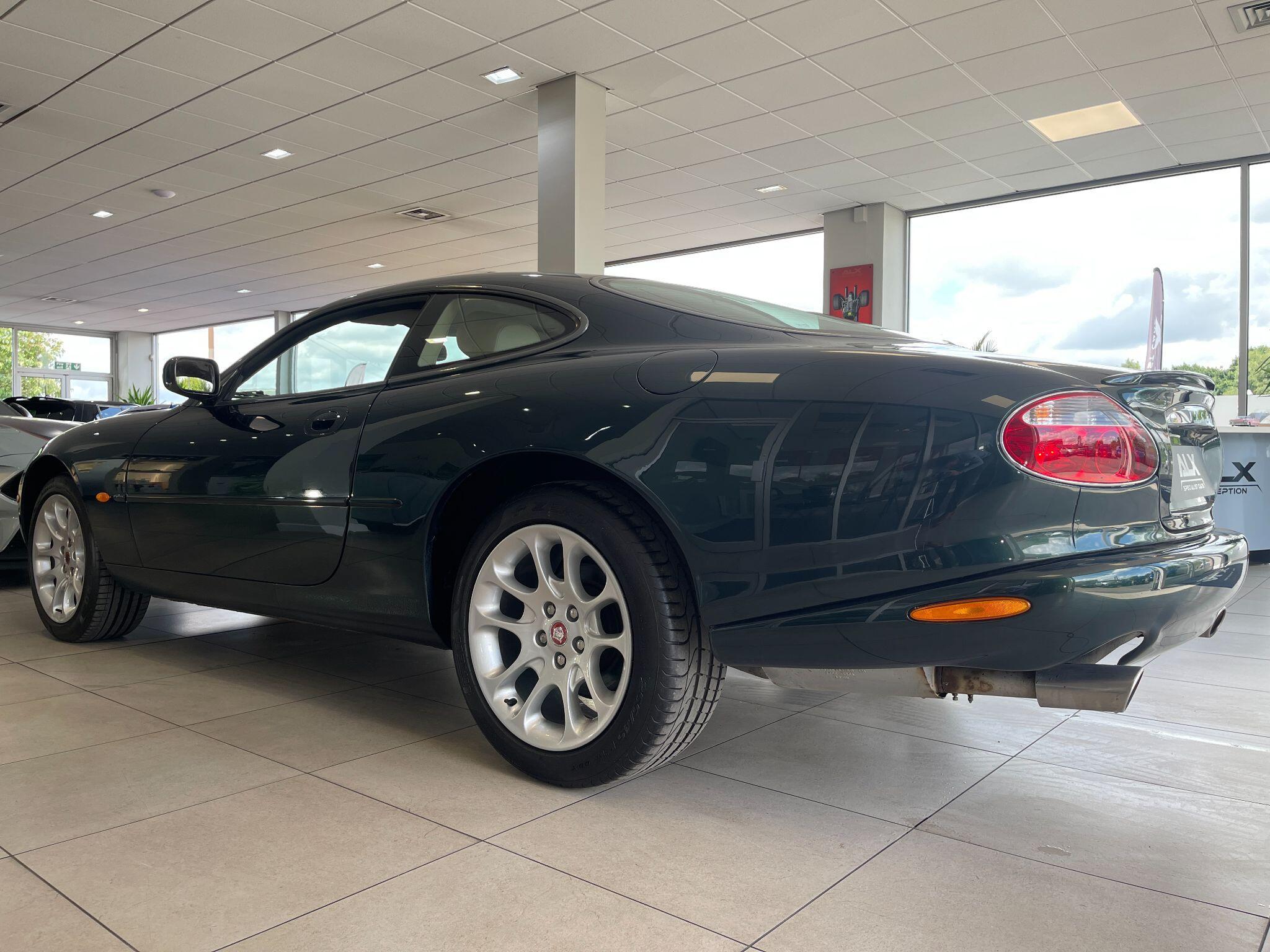 Jaguar XKR - Image 14