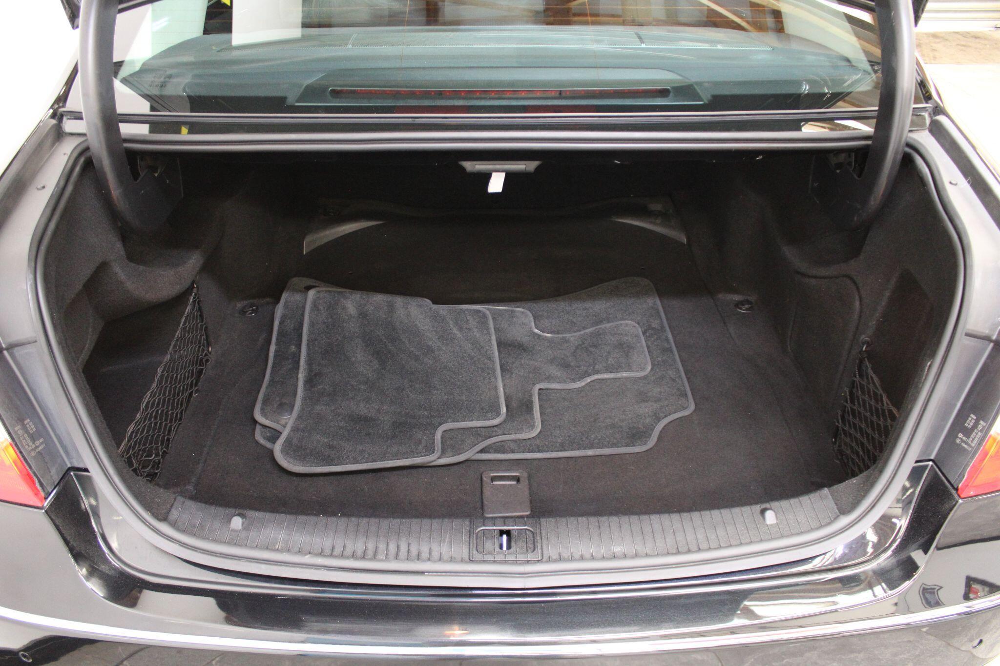Mercedes E Class - Image 16