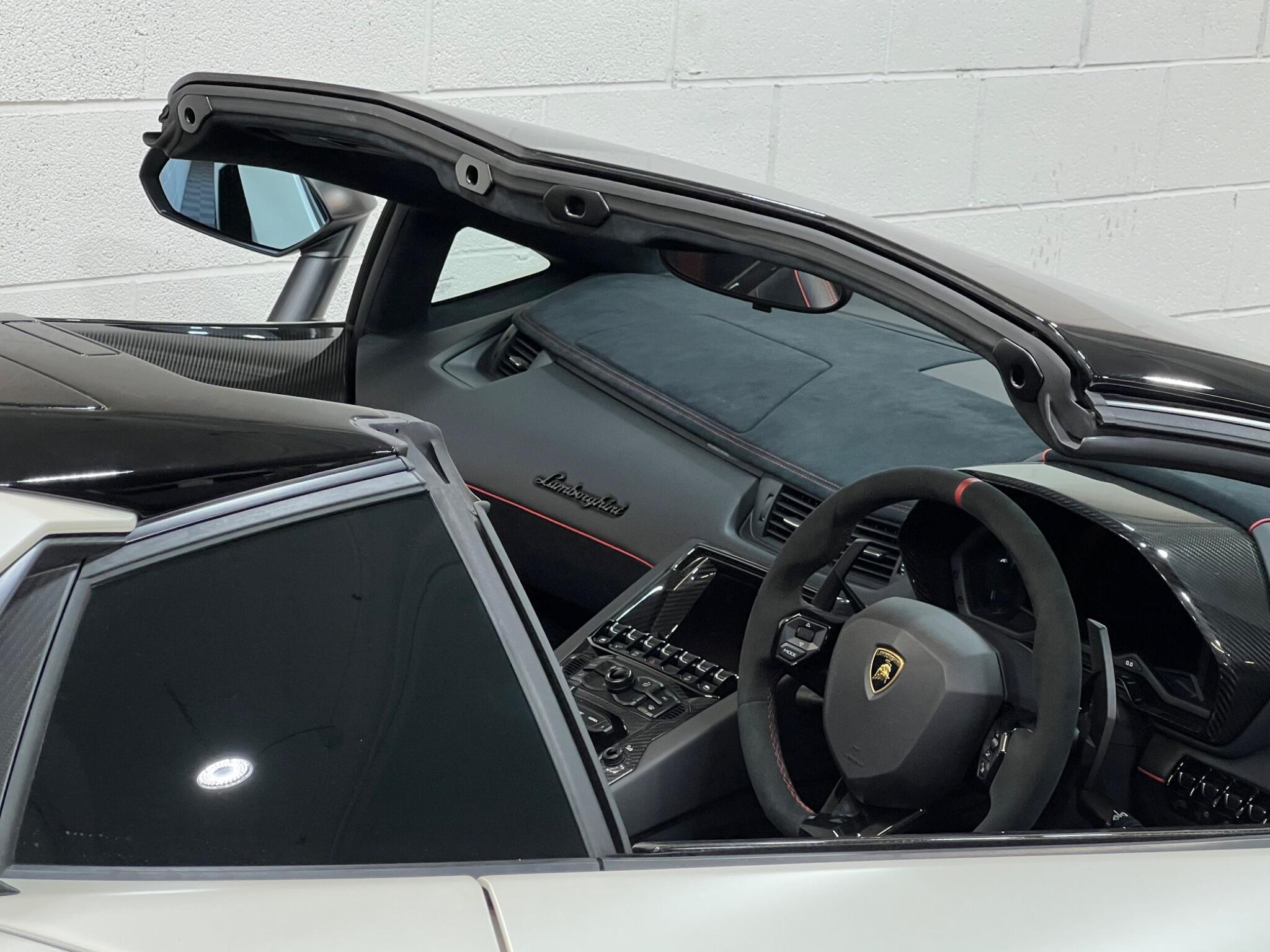 Lamborghini Aventador - Image 14