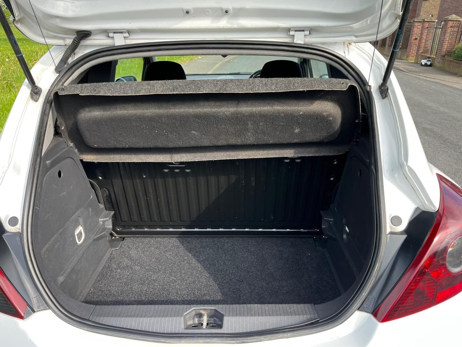 Vauxhall Corsa - Image 10