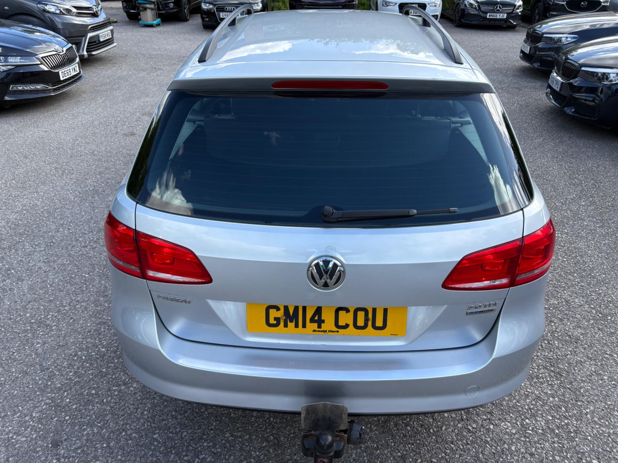 Volkswagen Passat - Image 20