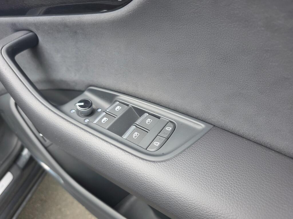 Audi Q8 - Image 30