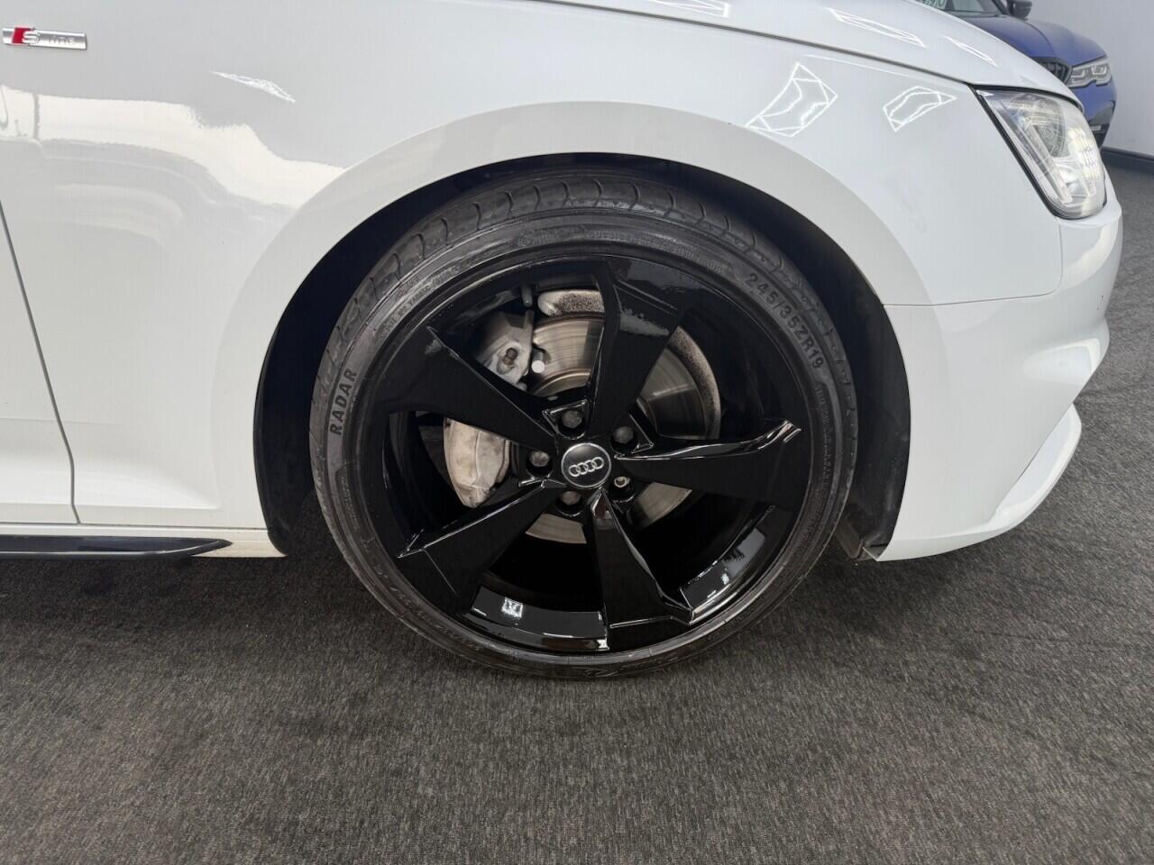 Audi A4 - Image 11