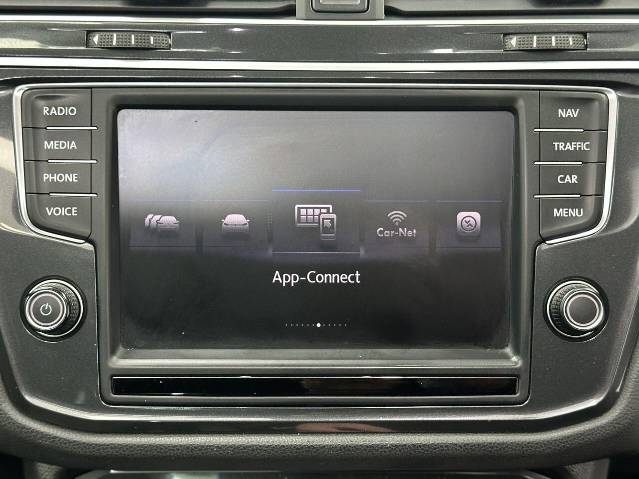 Volkswagen Tiguan - Image 25