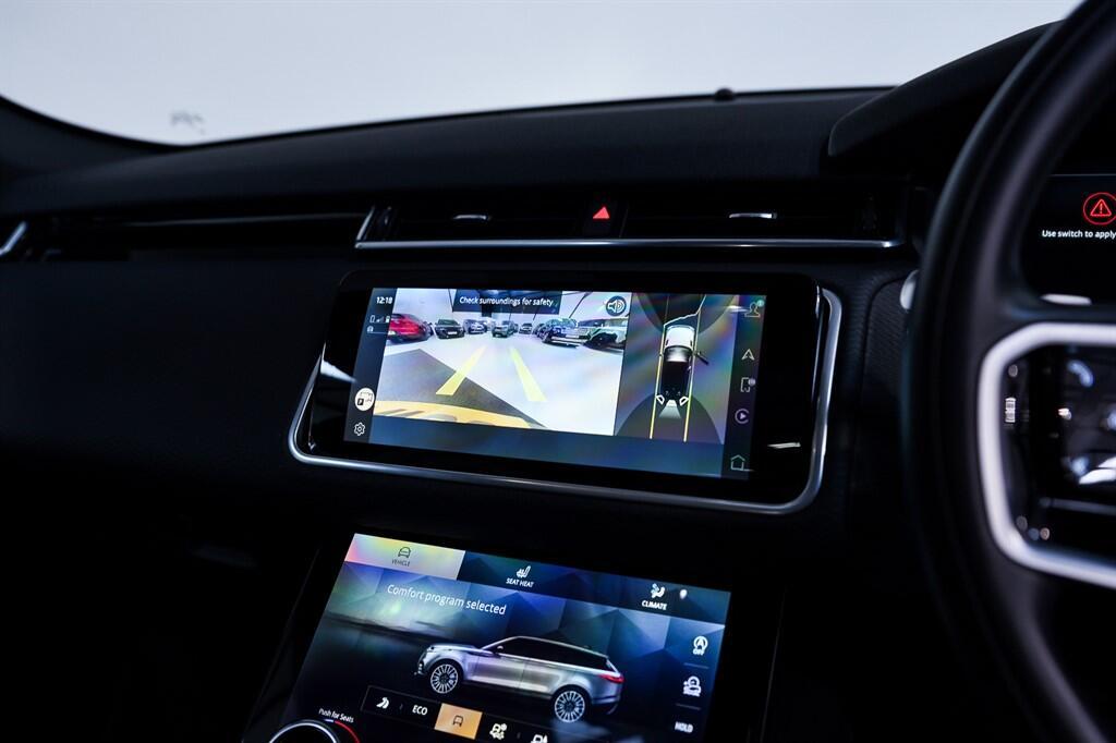 Land Rover Range Rover Velar - Image 30