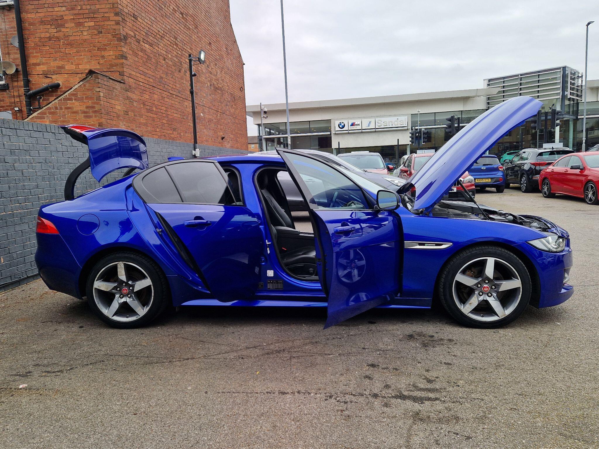 Jaguar XE - Image 22