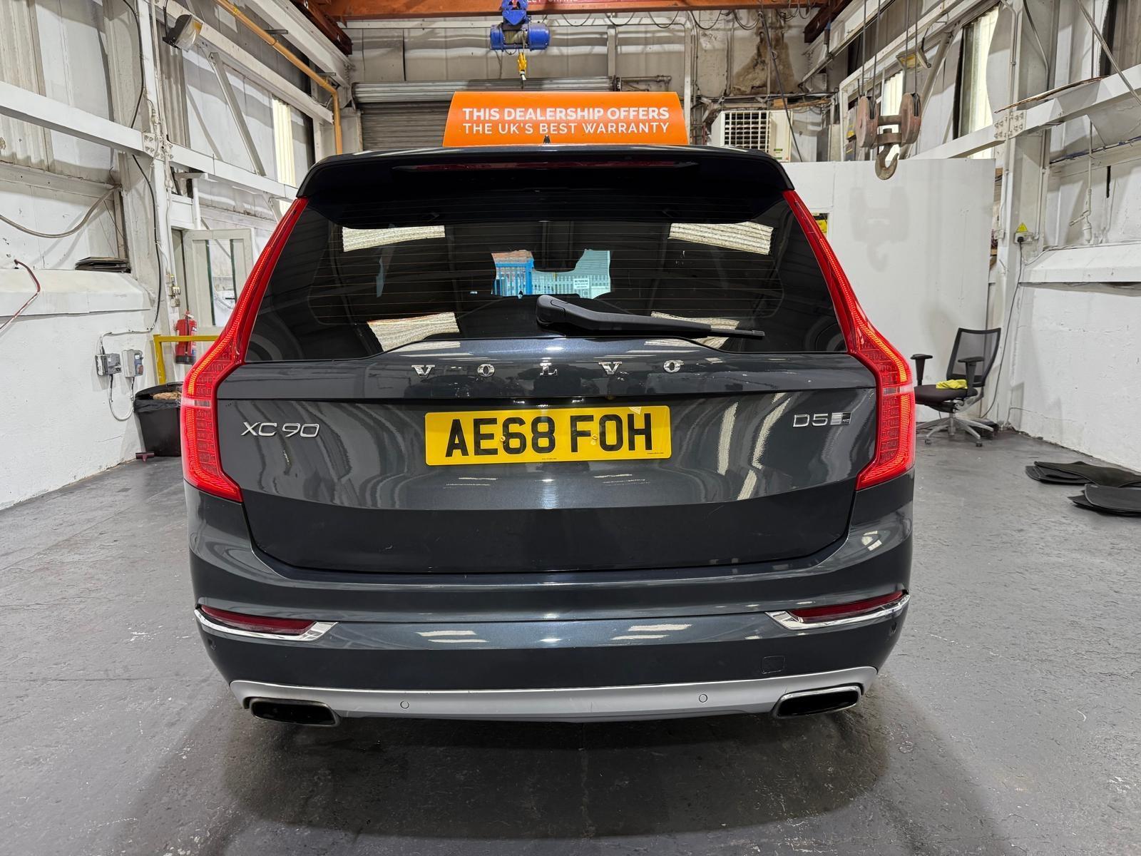Volvo XC90 - Image 27