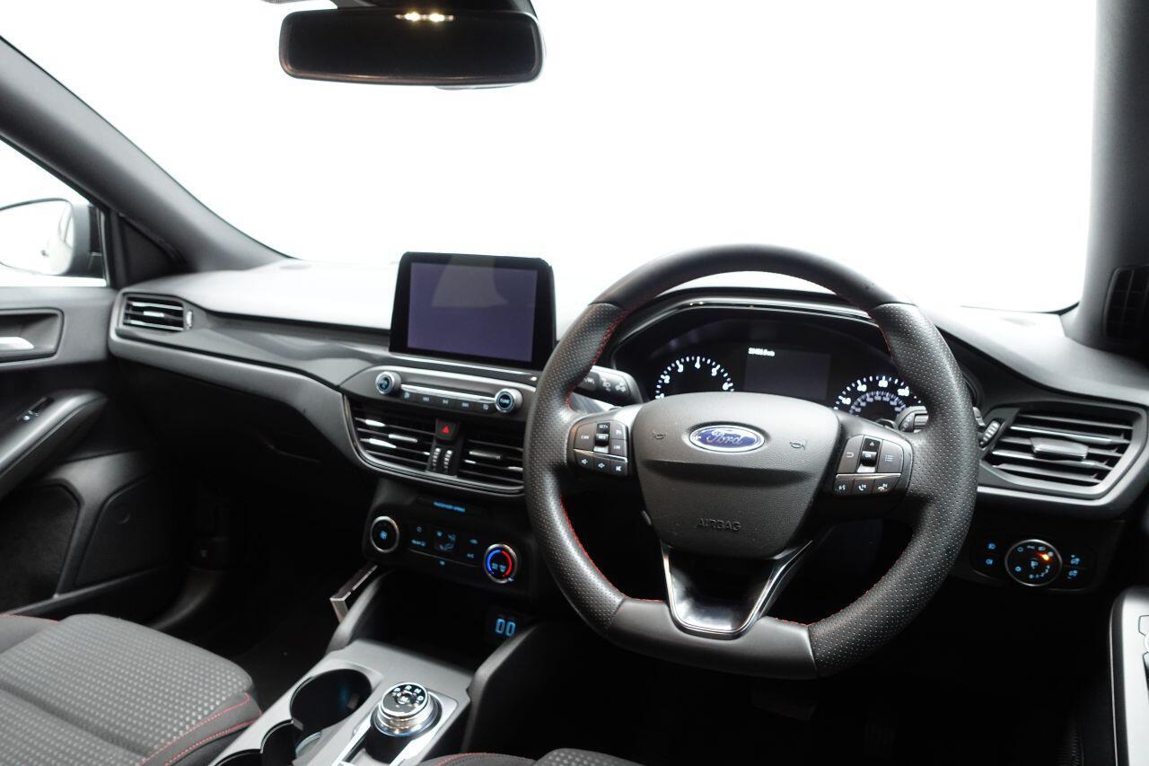 Ford Focus - Image 15