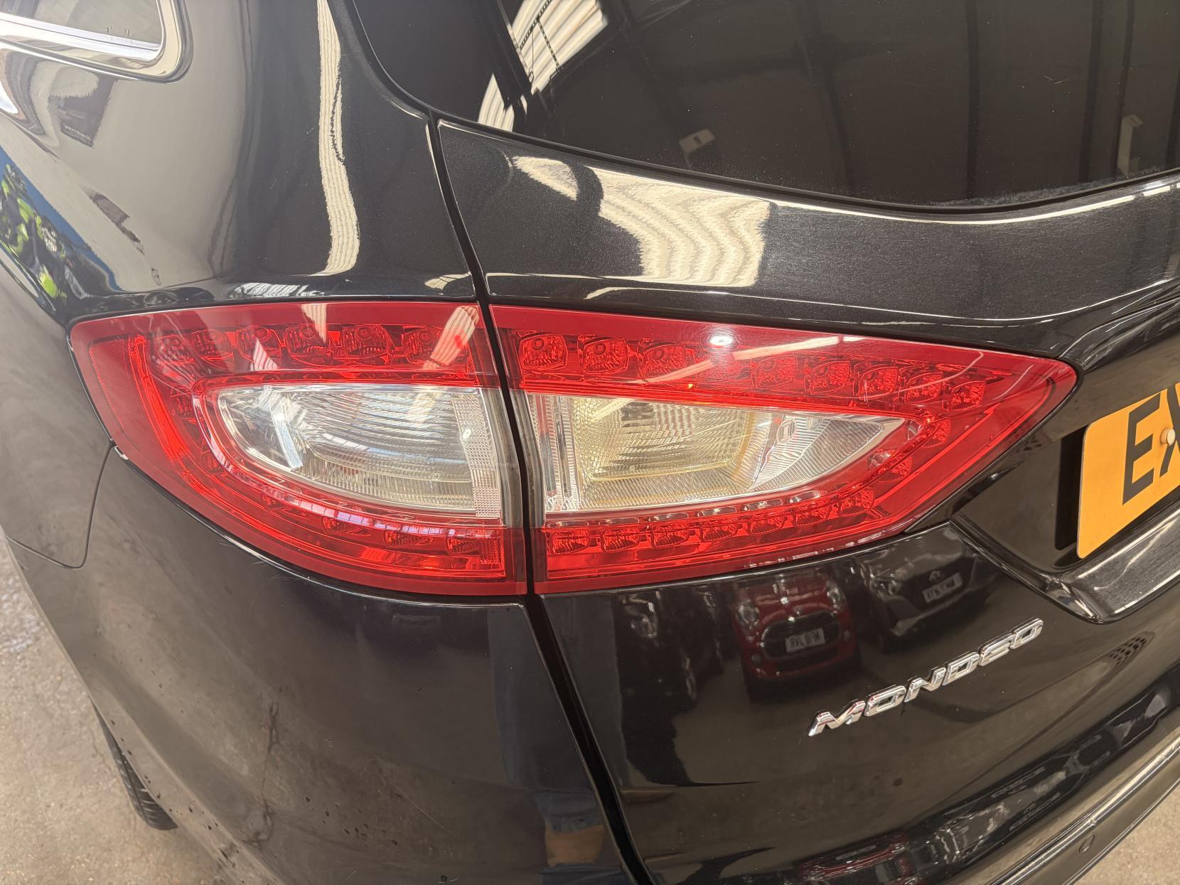 Ford Mondeo - Image 11