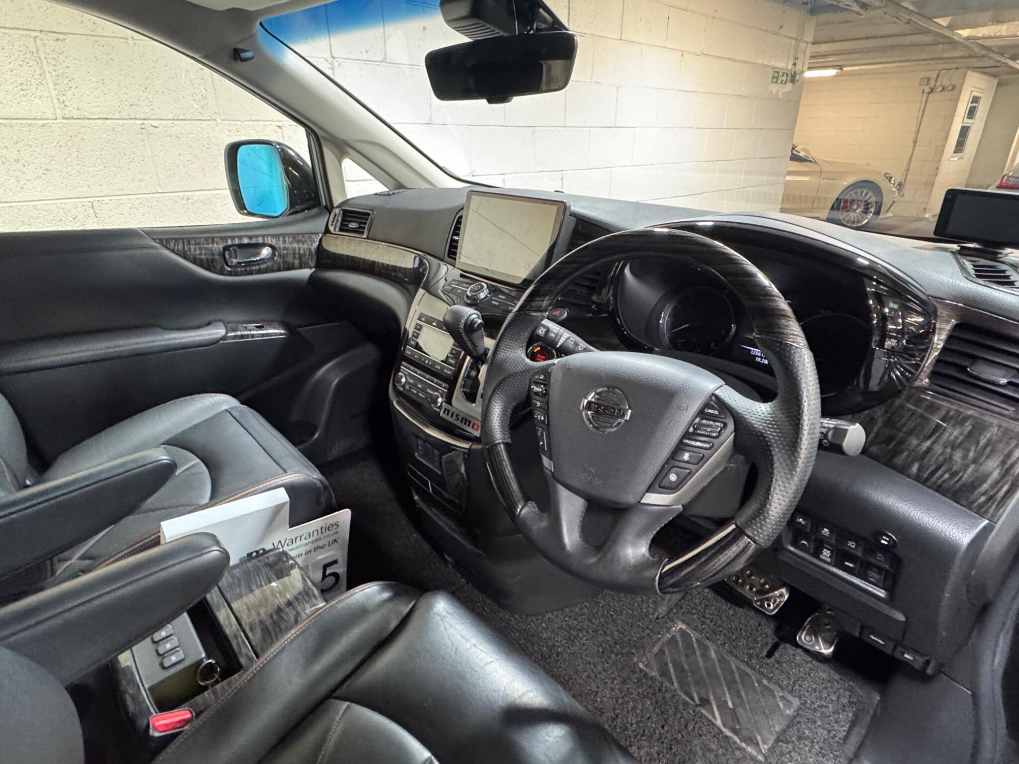 Nissan Elgrand - Image 9