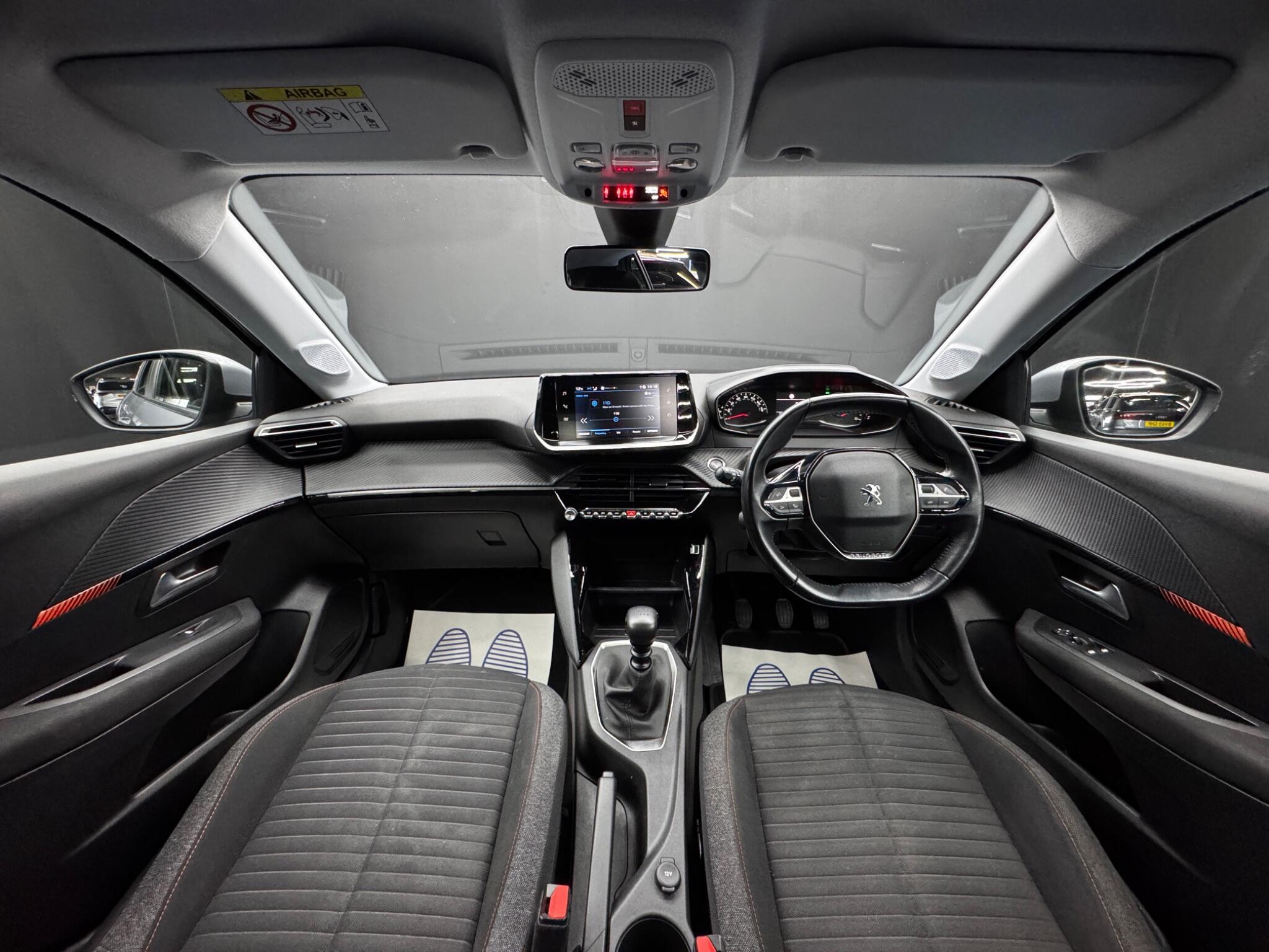 Peugeot 208 - Image 17