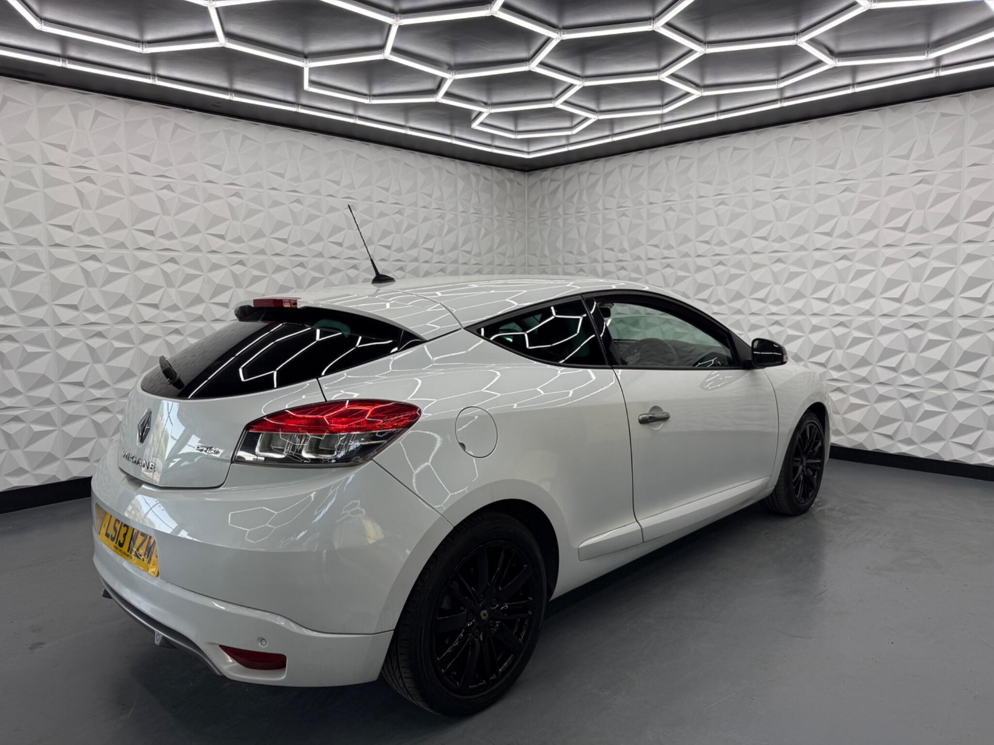 Renault Megane - Image 13